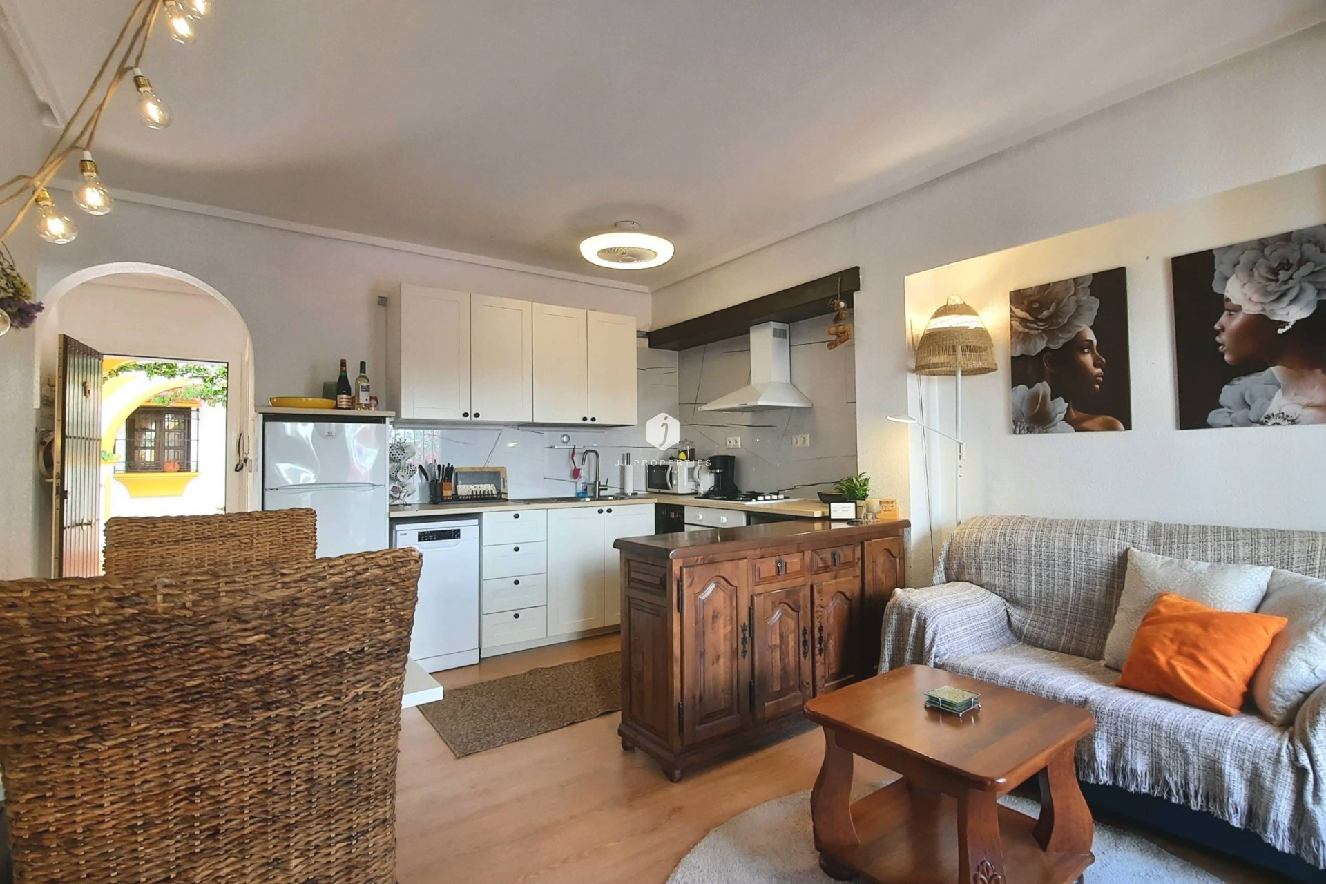 Resale - Bungalow -
Torrevieja - La Mata