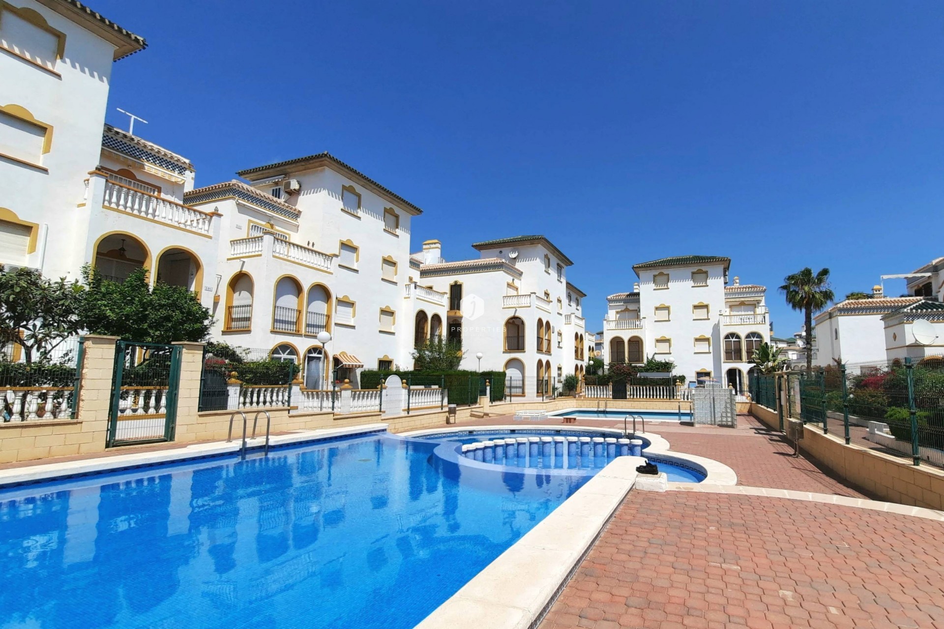 Resale - Bungalow -
Torrevieja - La Mata