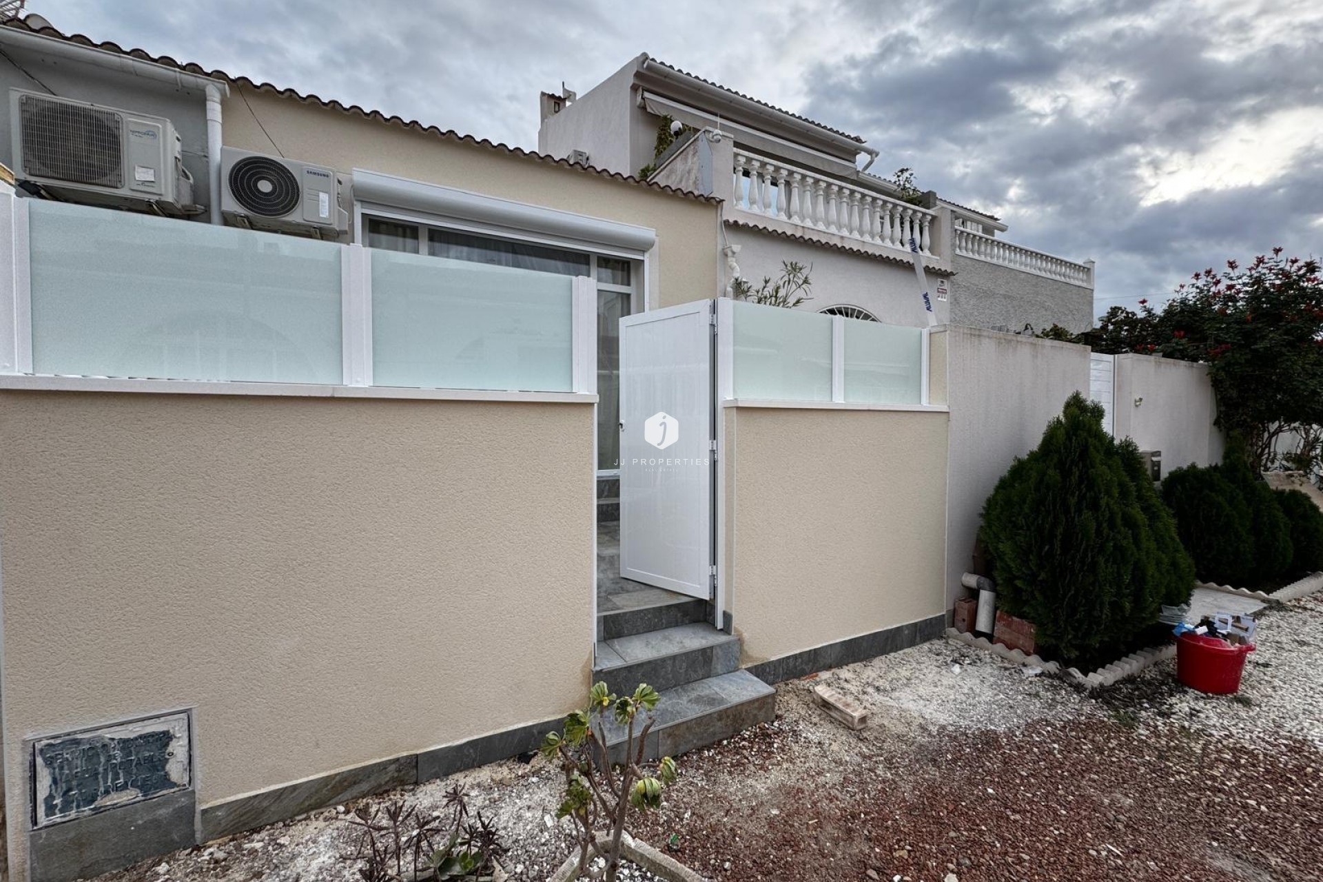 Resale - Bungalow -
Torrevieja - La Siesta - El Salado - Torreta