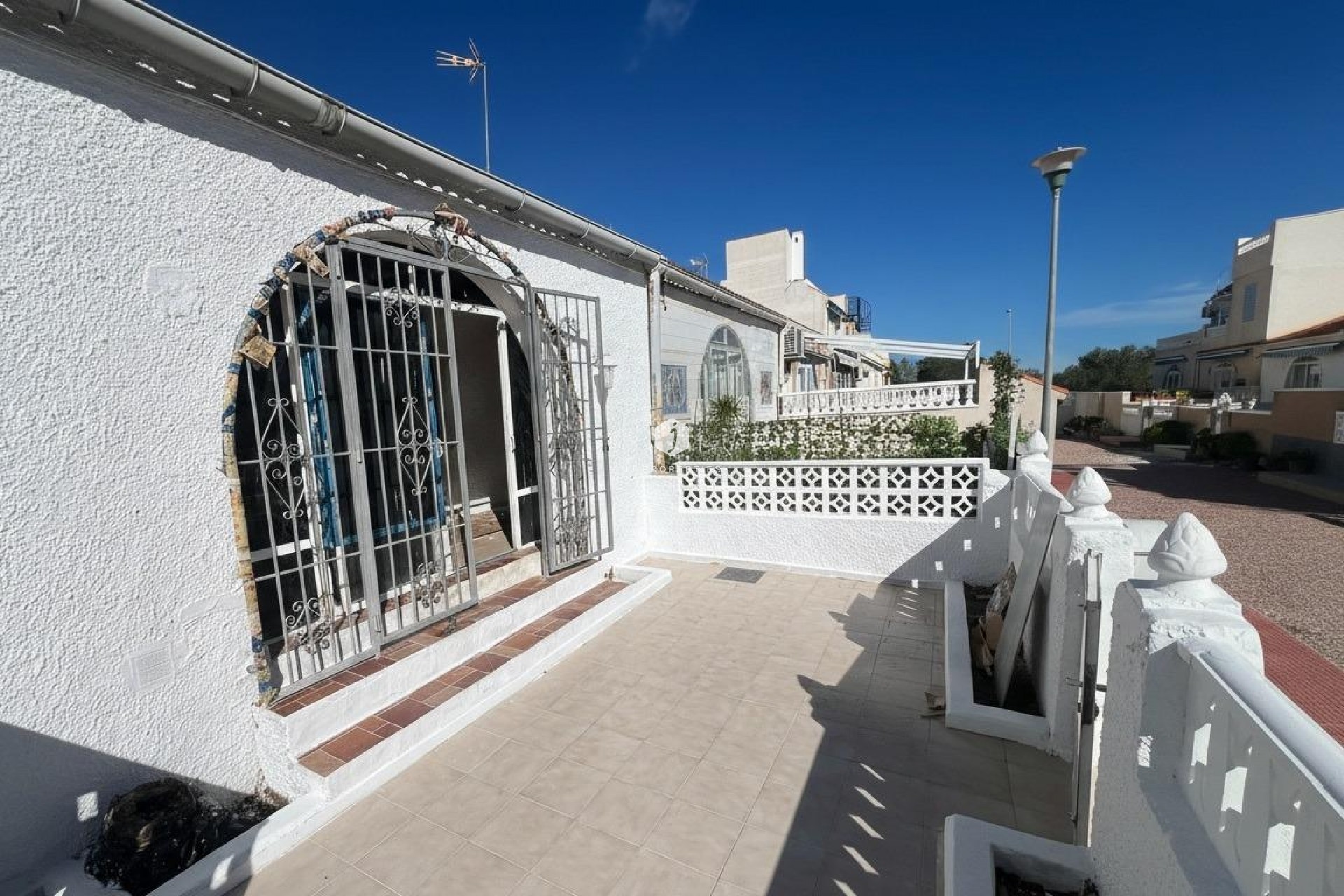 Resale - Bungalow -
Torrevieja - La Siesta - El Salado - Torreta