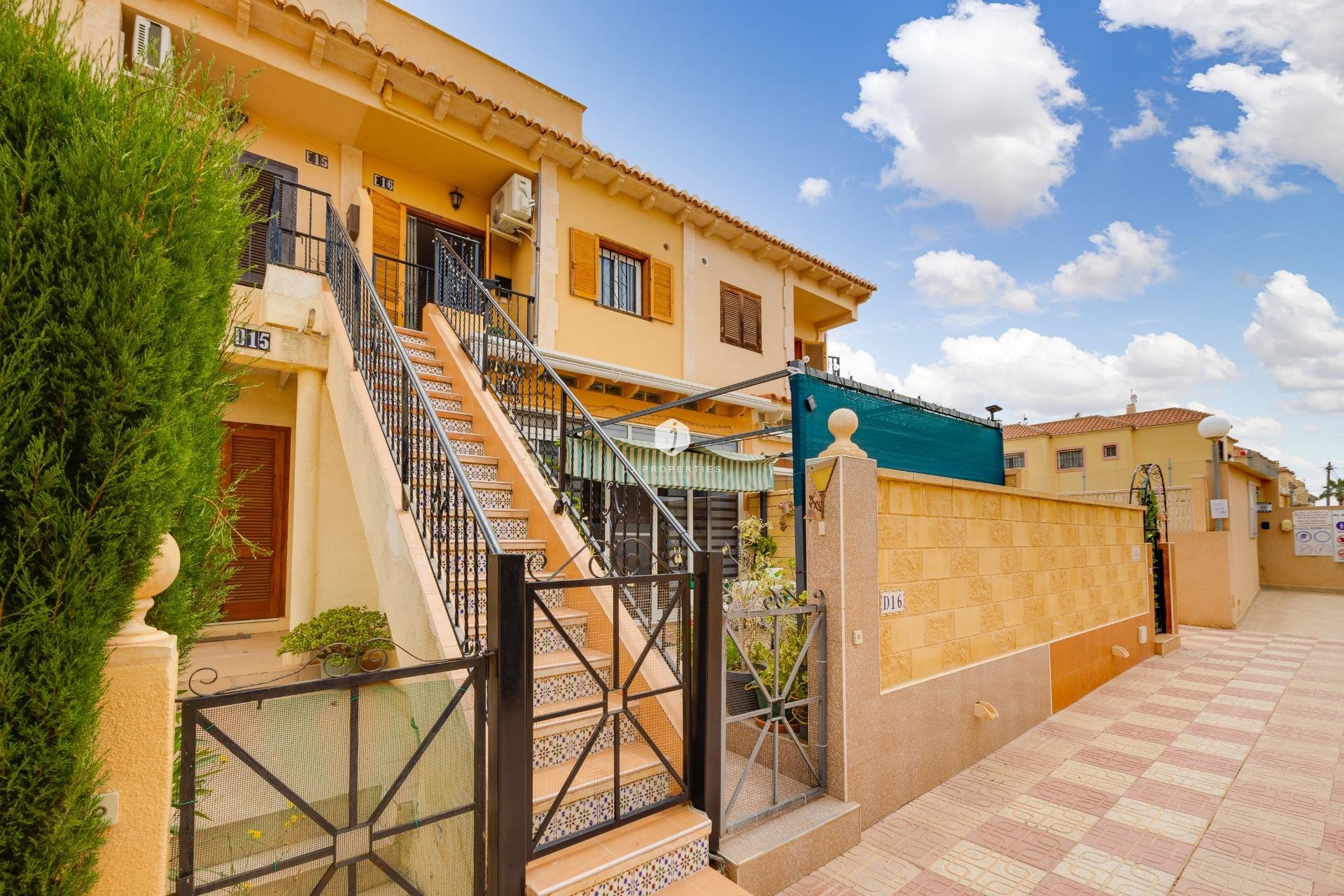 Resale - Bungalow -
Torrevieja - La Siesta - El Salado - Torreta