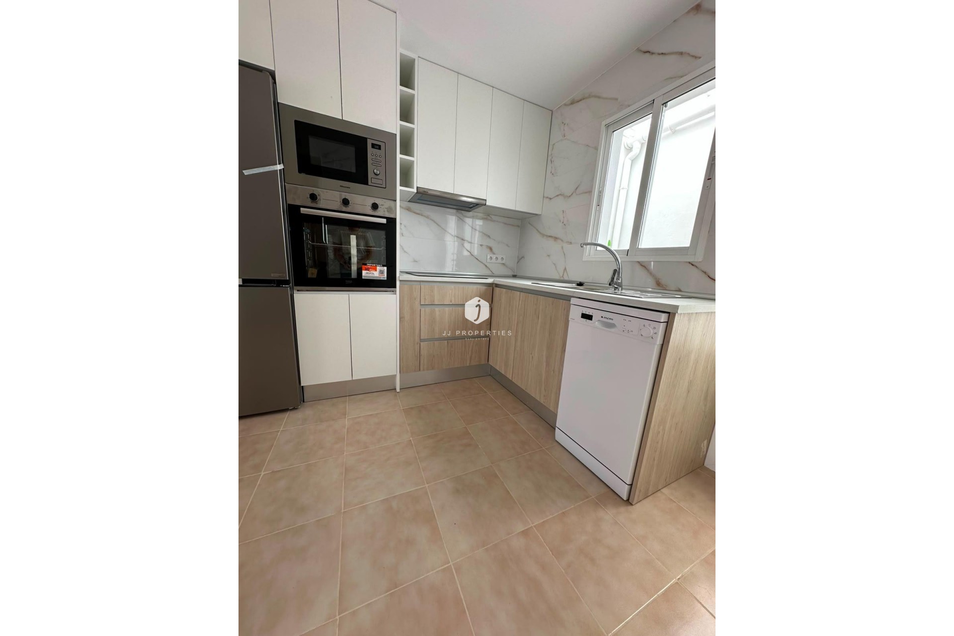 Resale - Bungalow -
Torrevieja - La Siesta - El Salado - Torreta