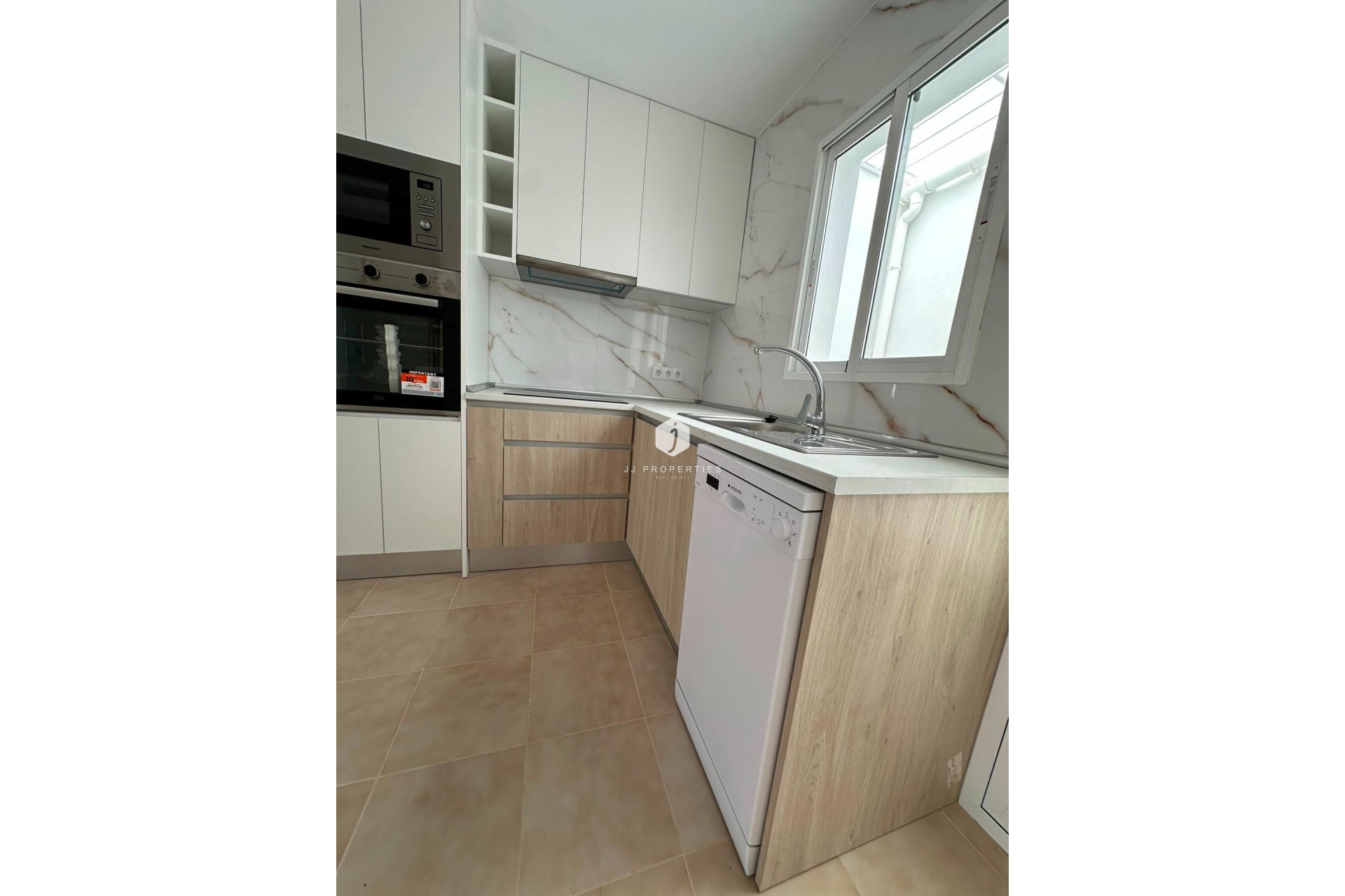 Resale - Bungalow -
Torrevieja - La Siesta - El Salado - Torreta