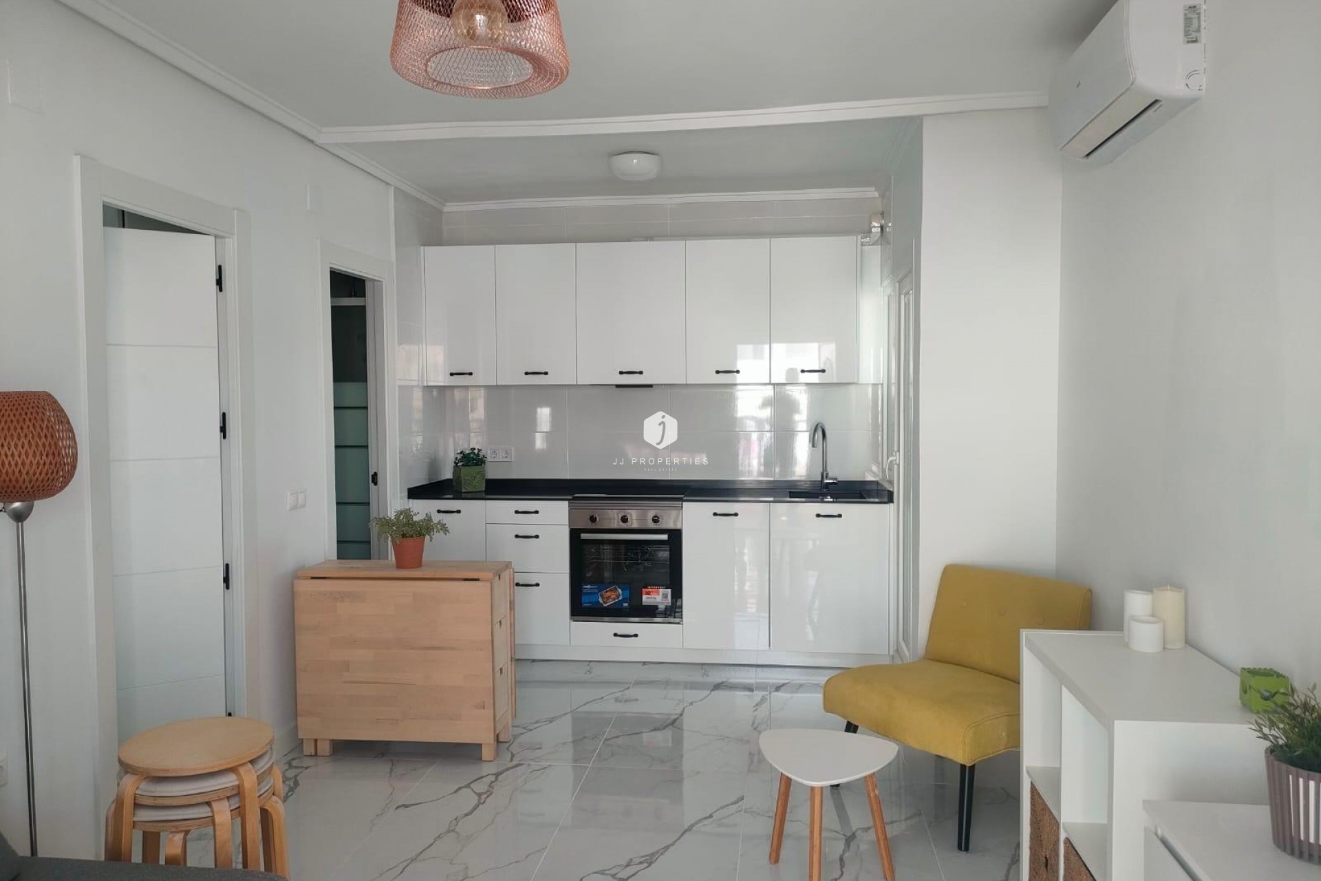 Resale - Bungalow -
Torrevieja - Rosaleda-los Frutales