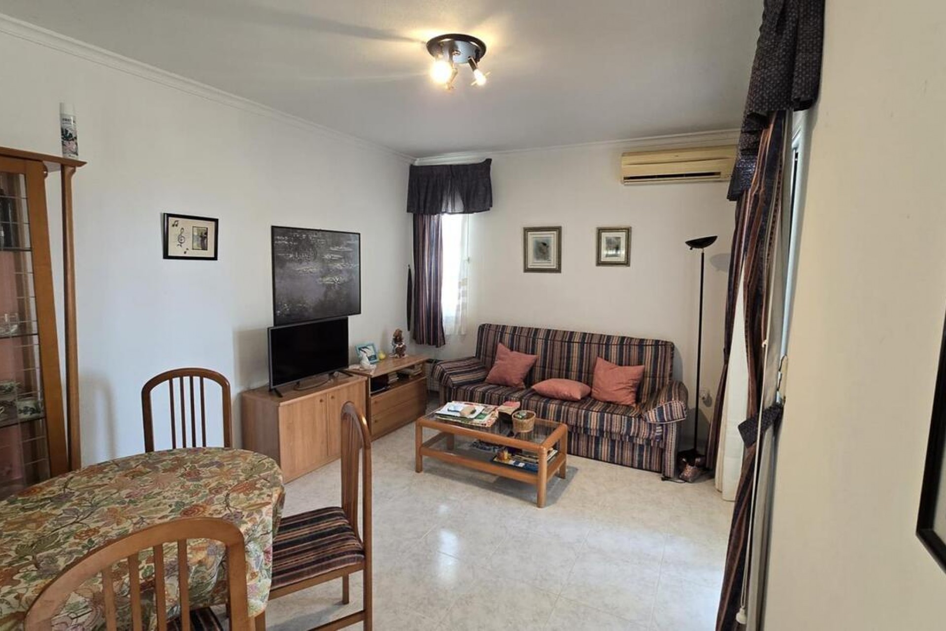 Resale - Bungalow -
Torrevieja - Torreblanca