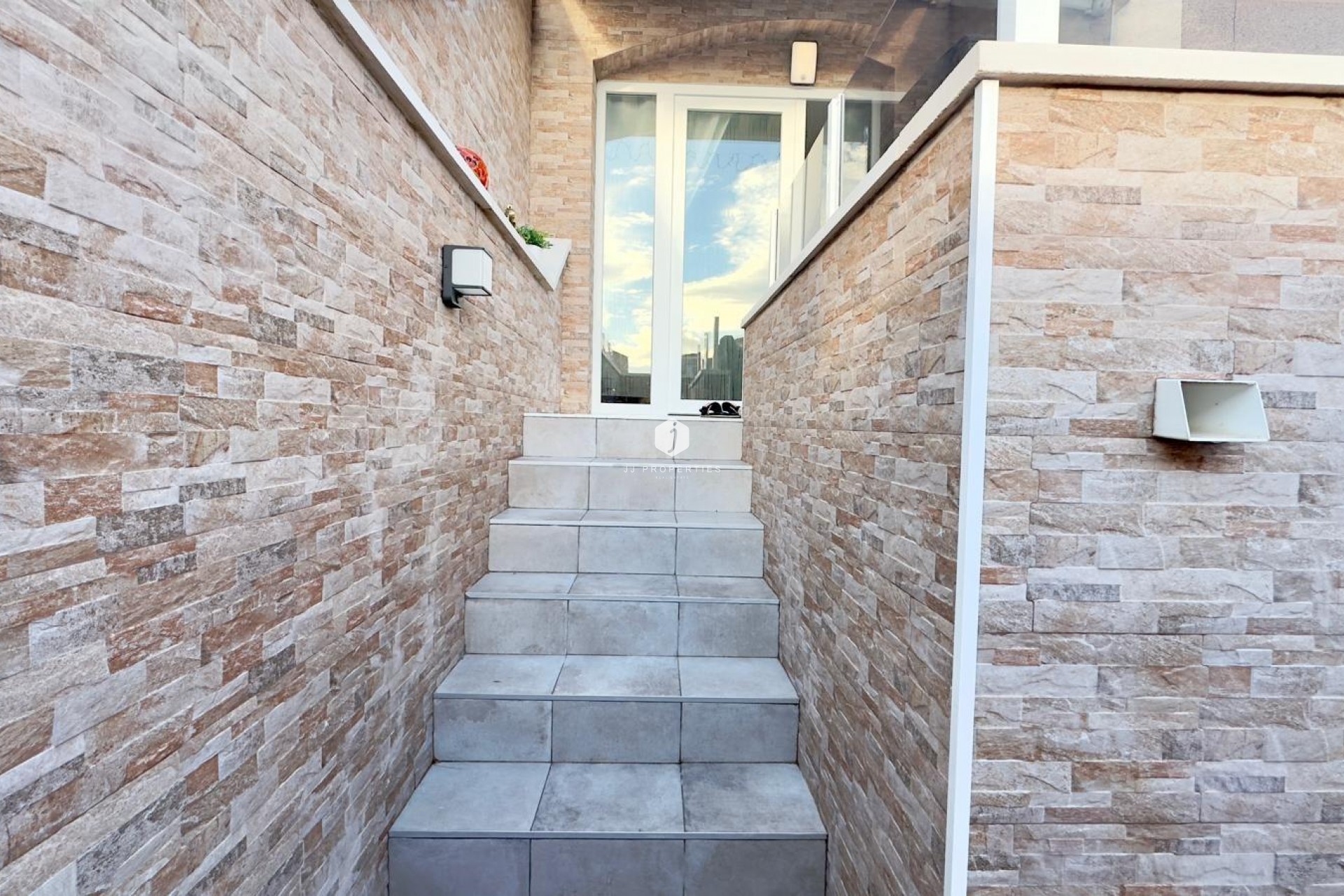 Resale - Bungalow -
Torrevieja - Torreblanca