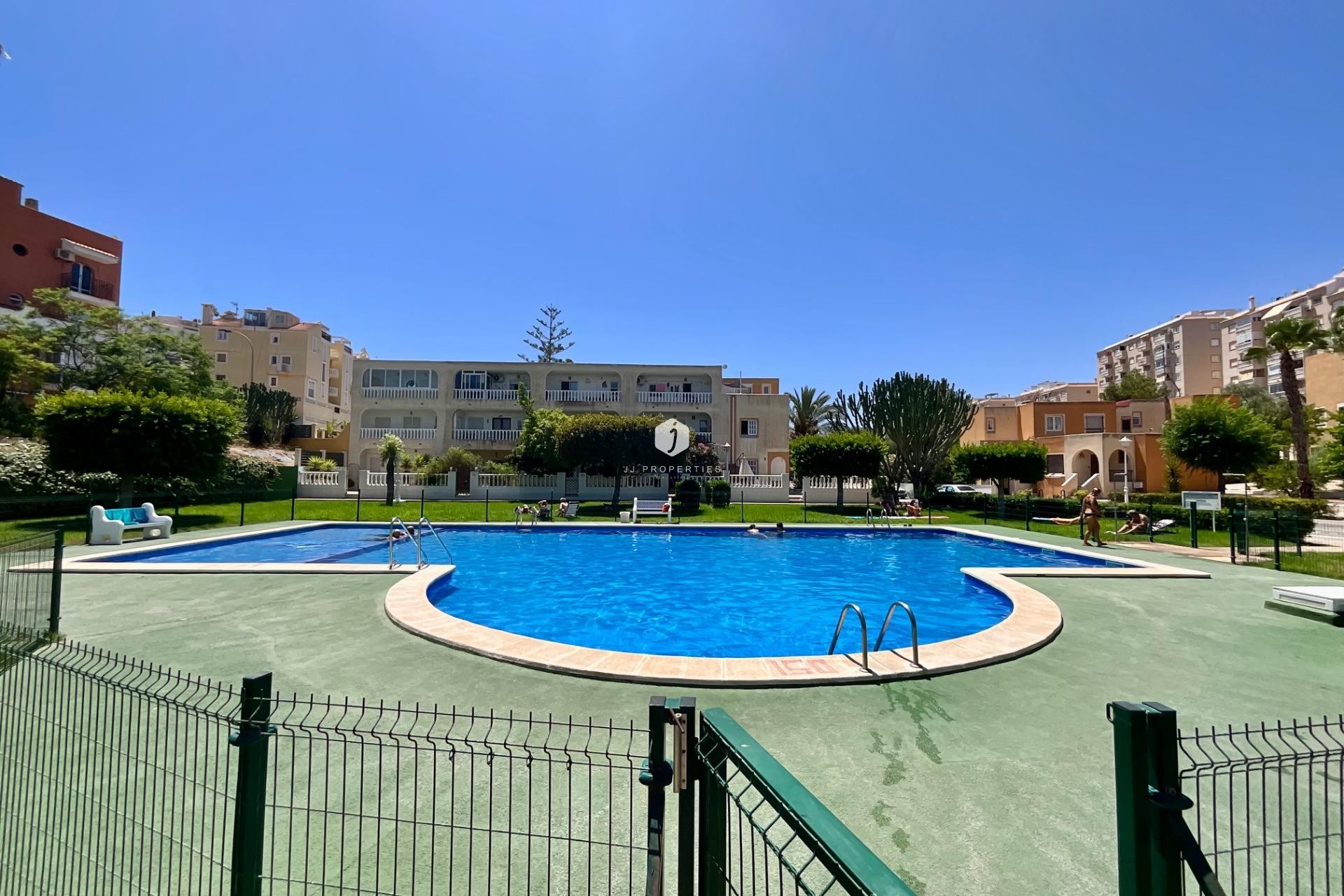 Resale - Bungalow -
Torrevieja - Torreblanca