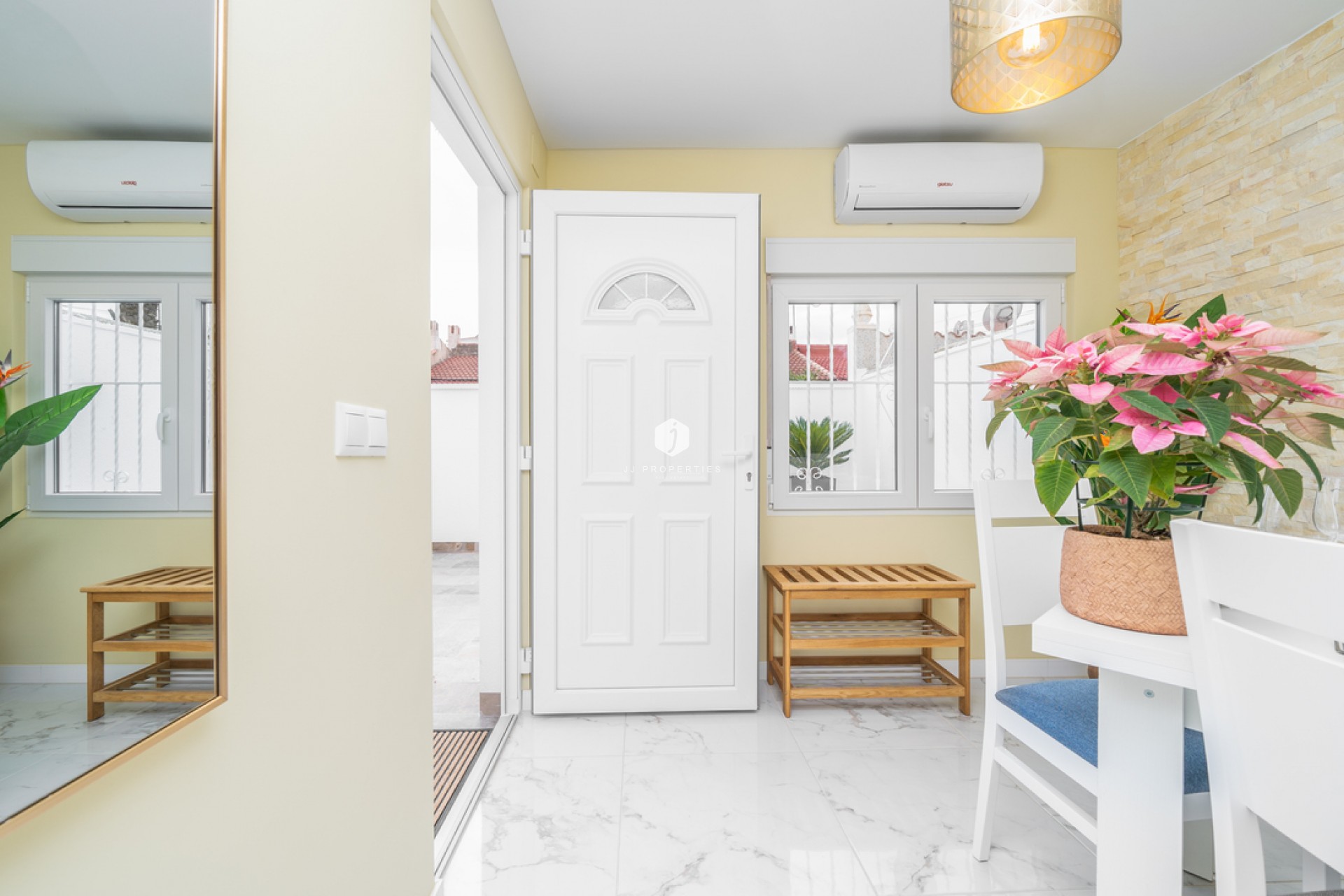 Resale - Bungalow -
Torrevieja - Torreta