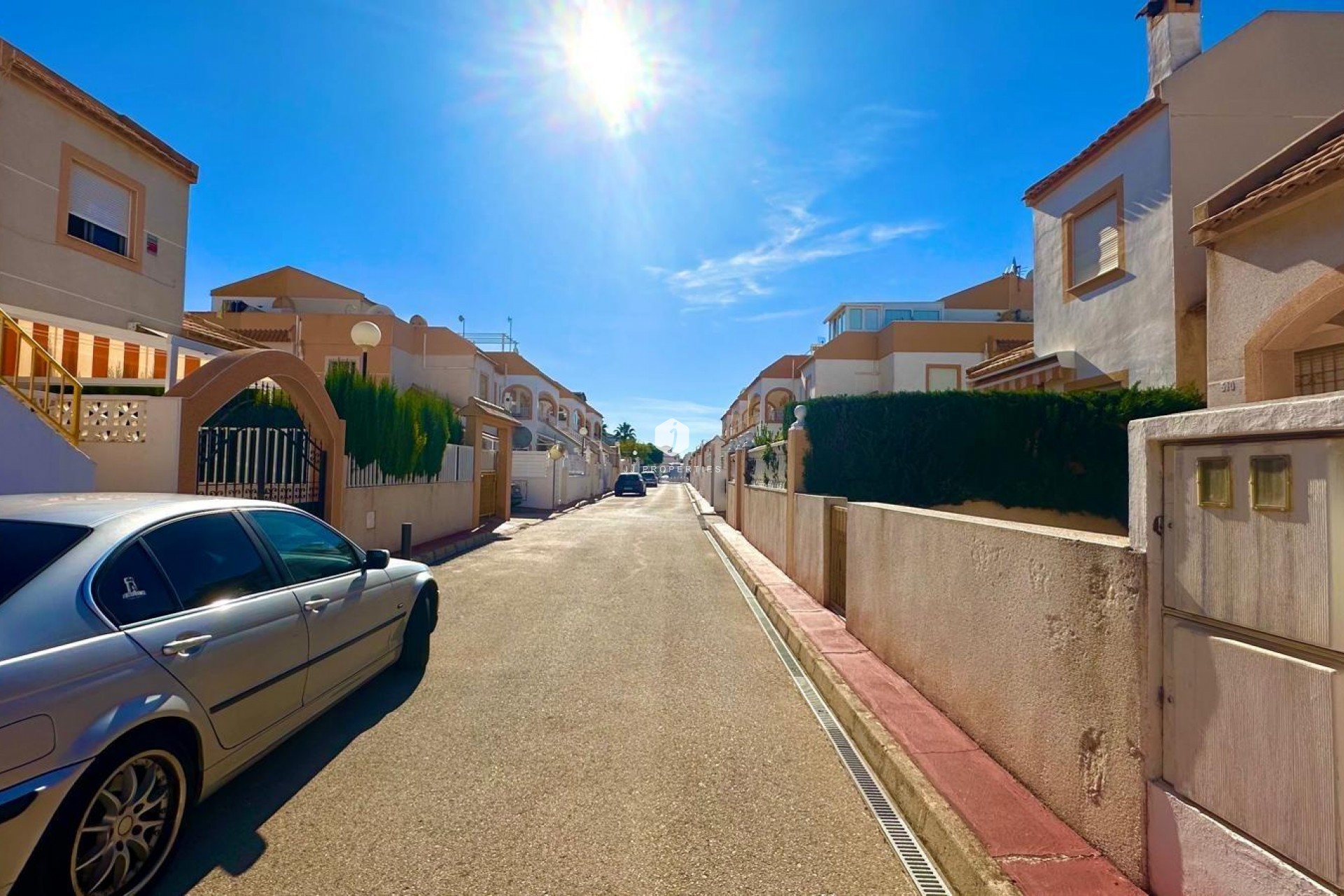 Resale - Bungalow -
Torrevieja - Torretas
