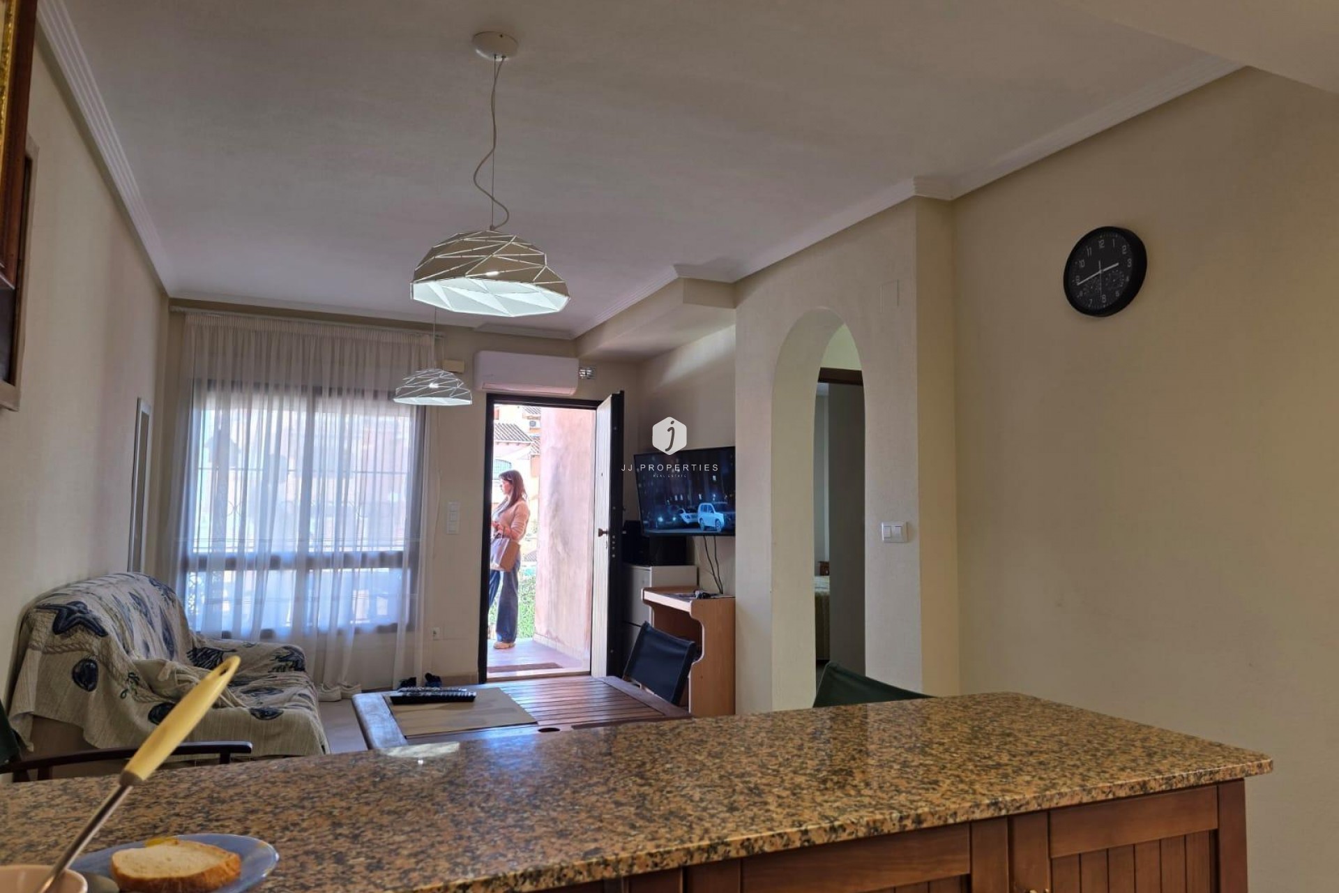 Resale - Bungalow -
Torrevieja - Zona Los Frutales