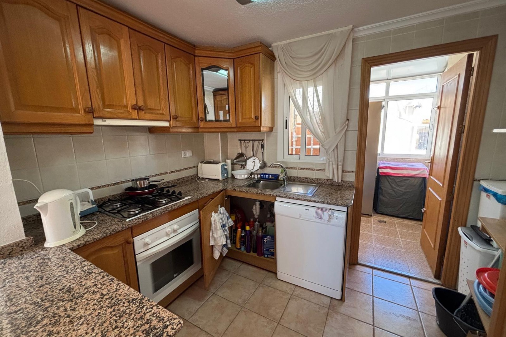 Resale - Bungalow -
Torrevieja