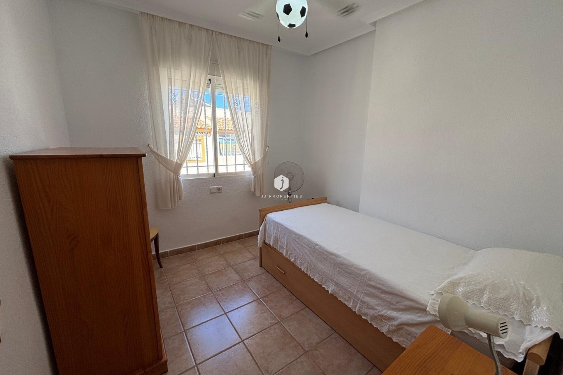 Resale - Bungalow -
Torrevieja