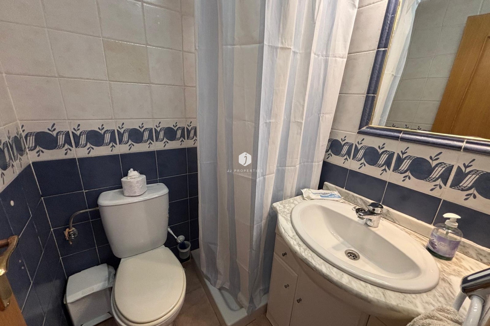 Resale - Bungalow -
Torrevieja