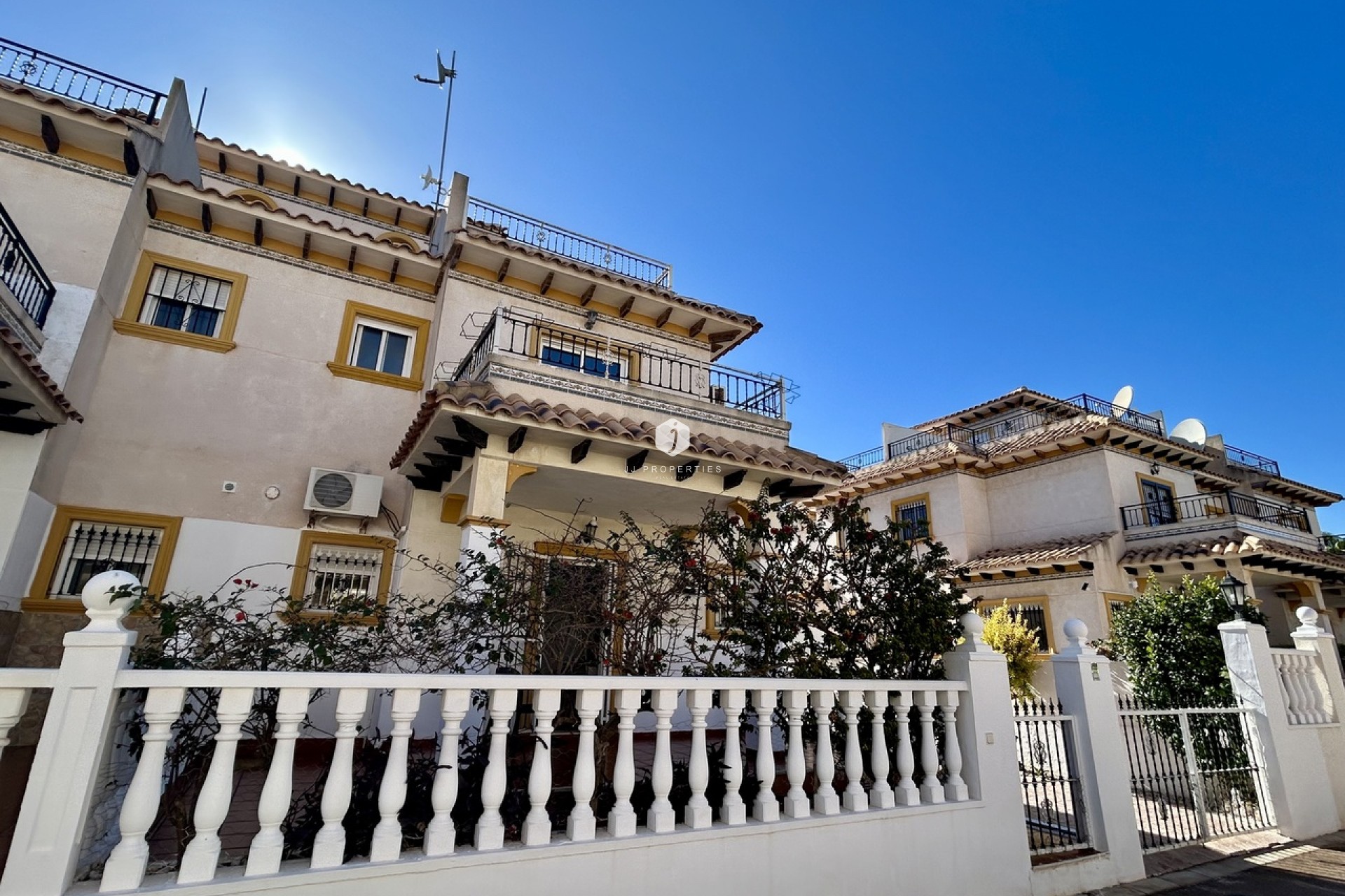 Resale - Chalet -
Cabo Roig - Costa Blanca