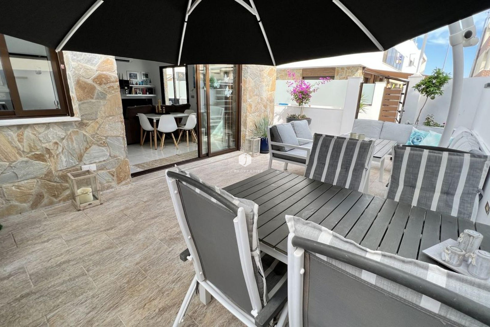 Resale - Chalet -
Cabo Roig - Costa Blanca