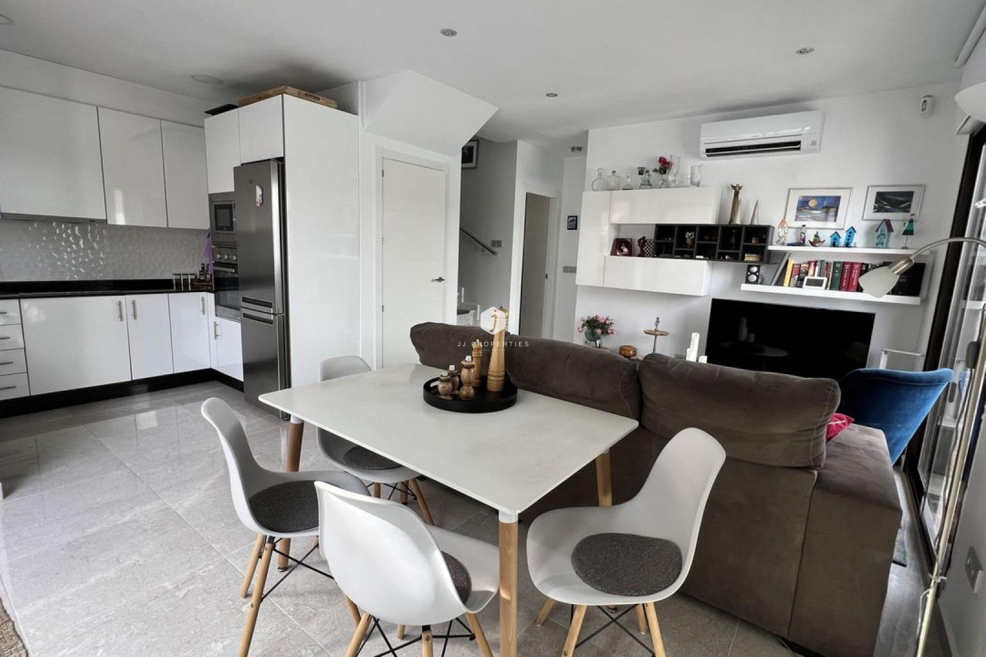 Resale - Chalet -
Cabo Roig - Costa Blanca