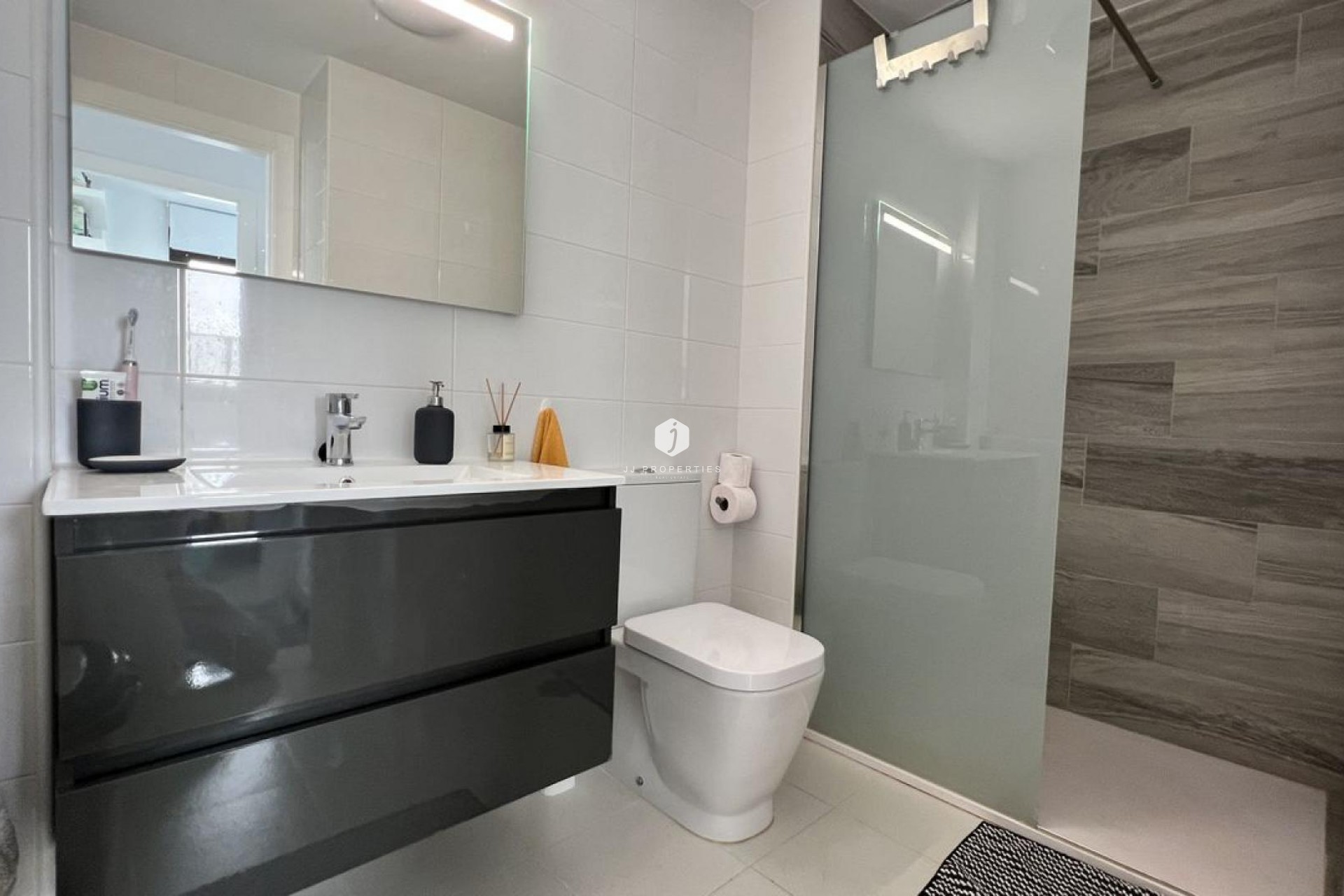 Resale - Chalet -
Cabo Roig - Costa Blanca