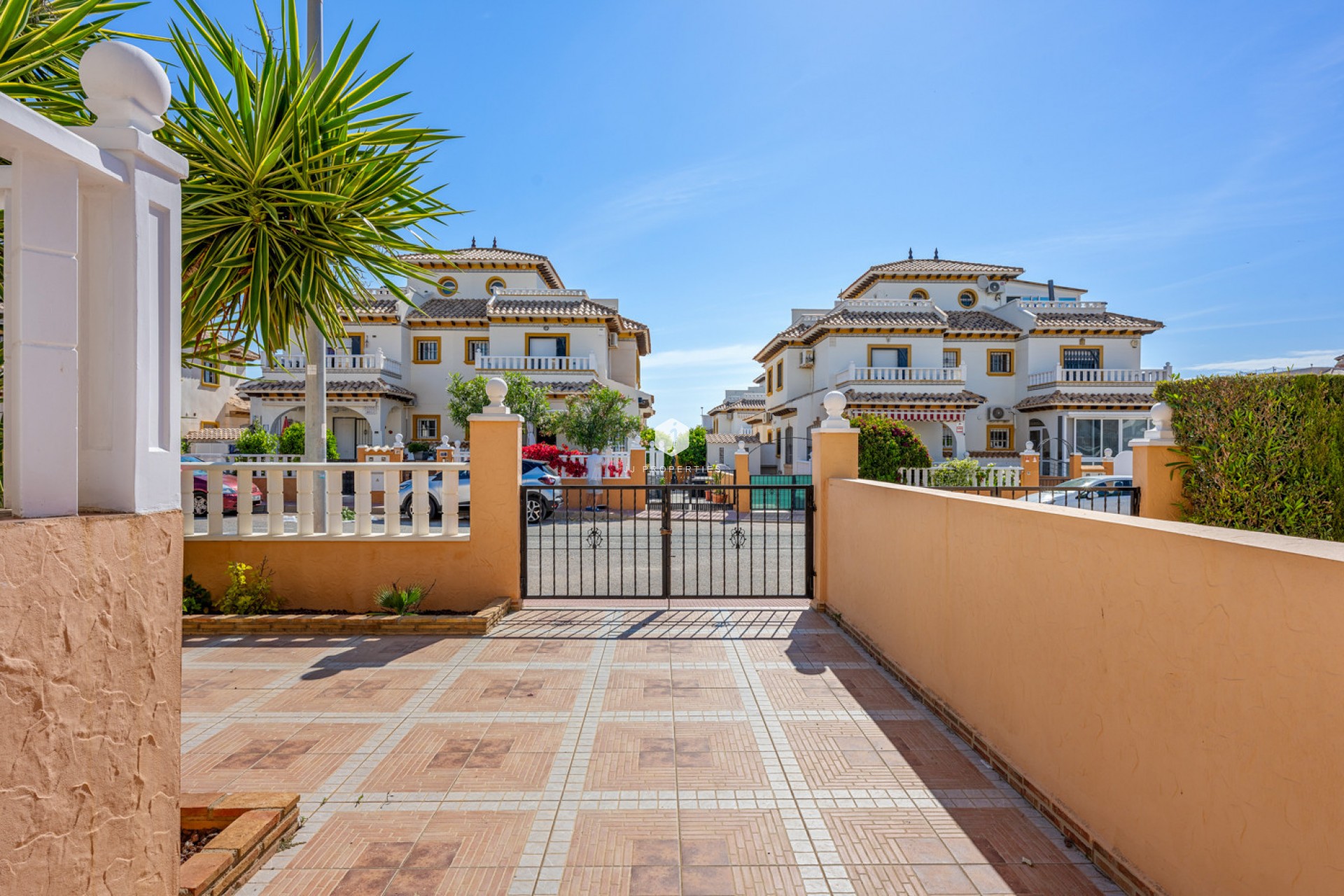 Resale - Chalet -
Cabo Roig - Costa Blanca