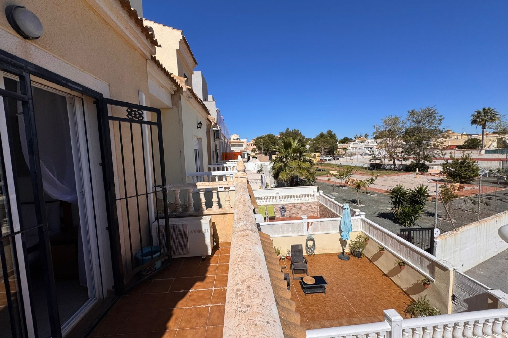 Resale - Chalet -
Campoamor - Costa Blanca
