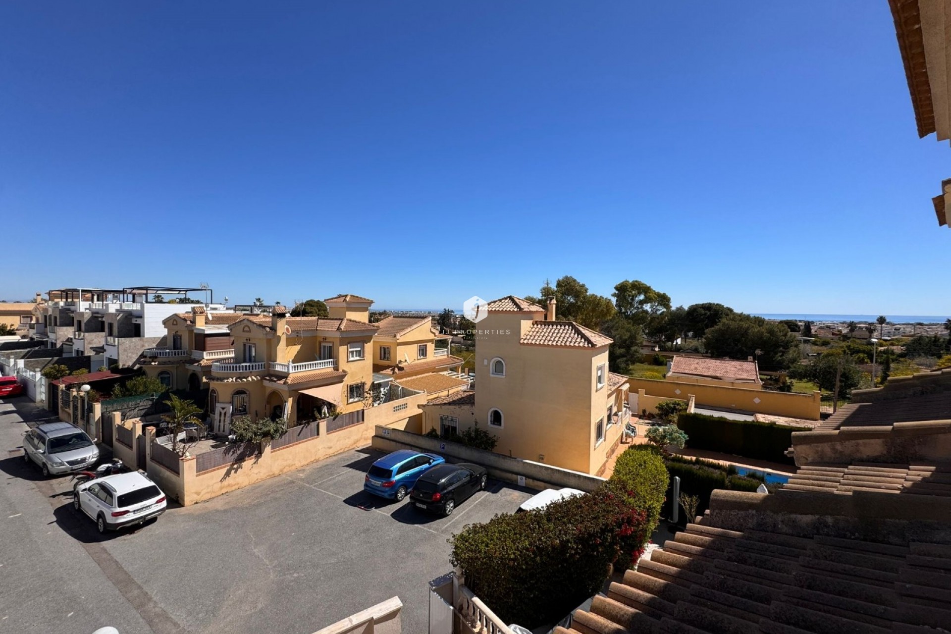 Resale - Chalet -
Campoamor - Costa Blanca