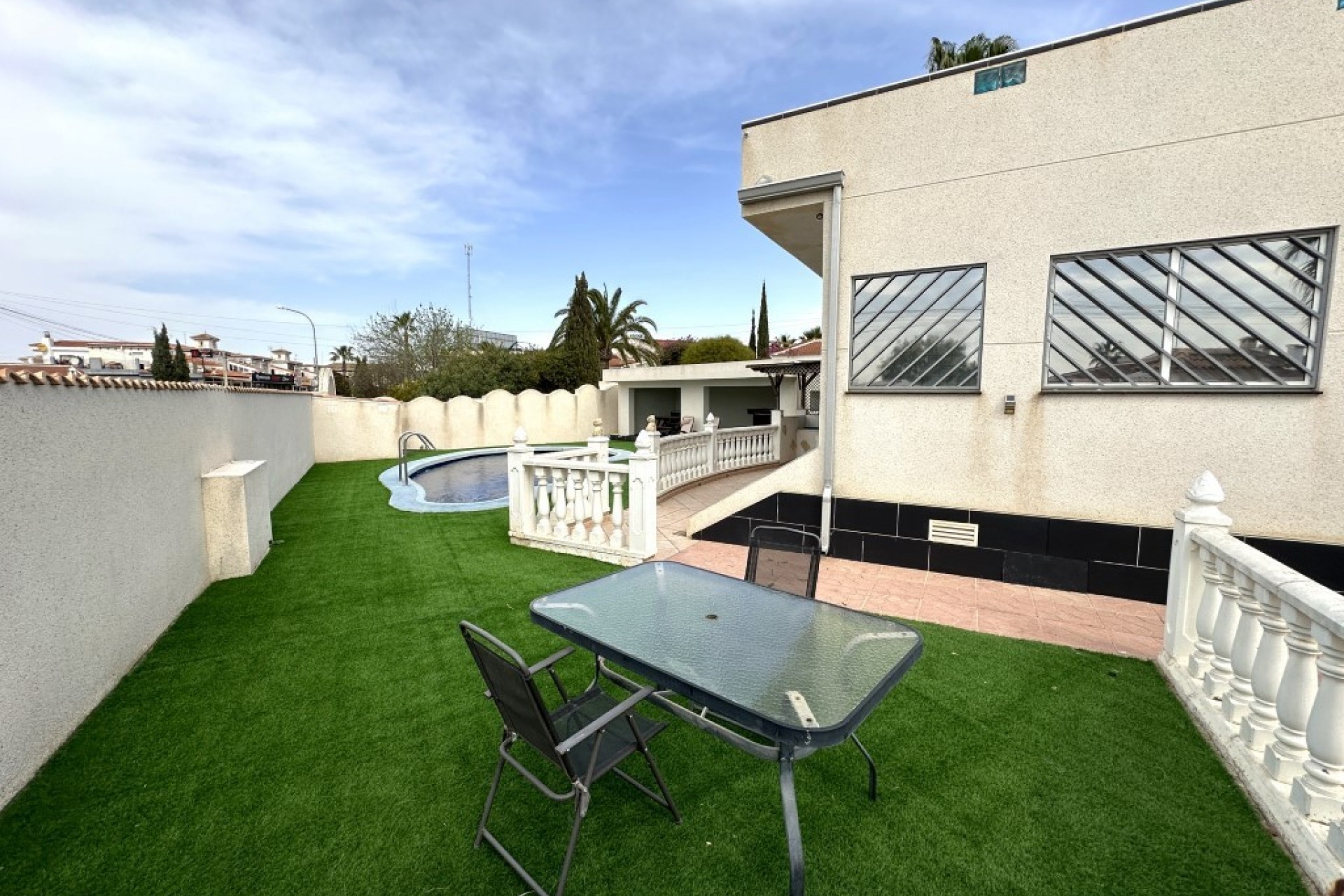 Resale - Chalet -
Ciudad Quesada - Costa Blanca