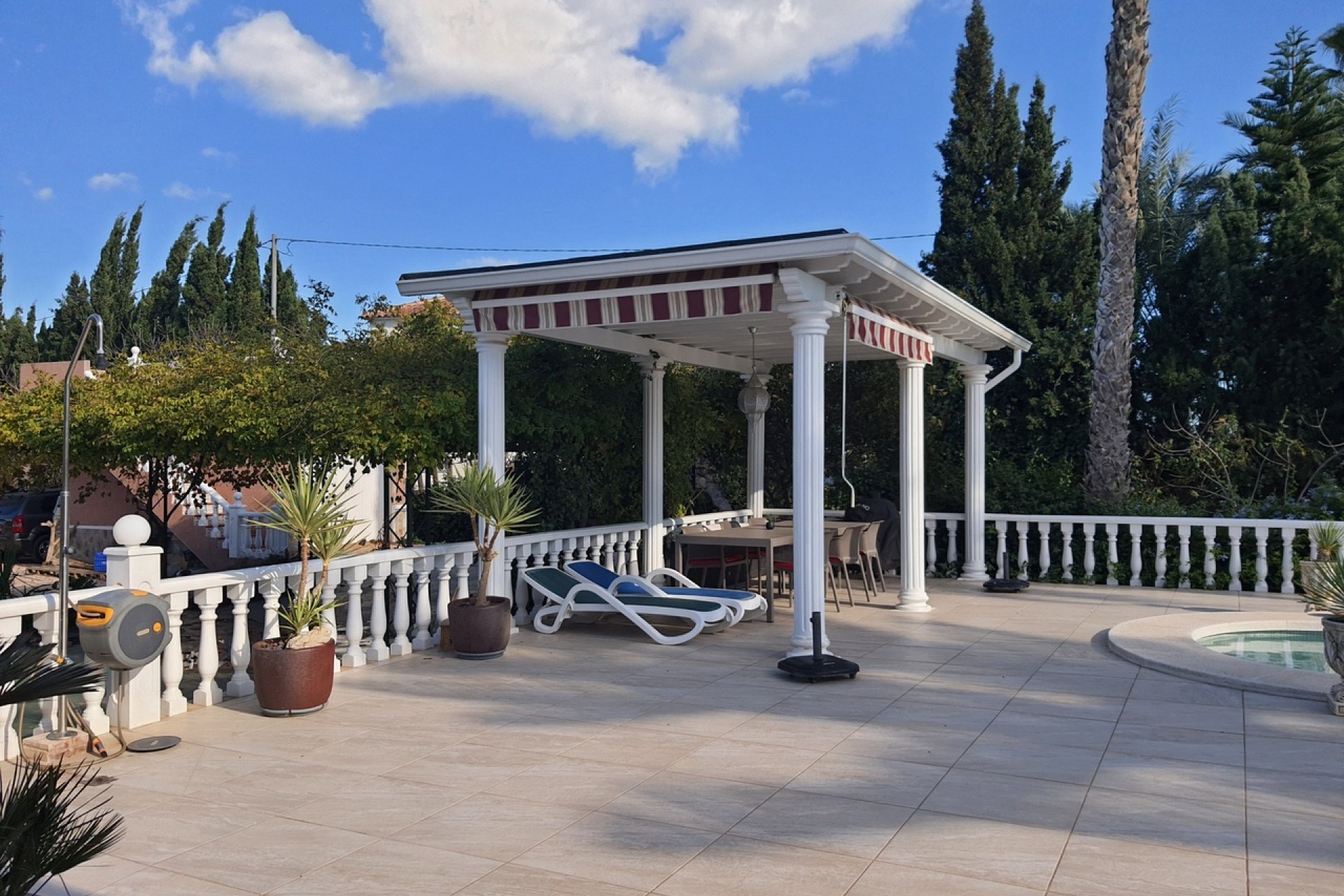 Resale - Chalet -
Daya Vieja - Costa Blanca