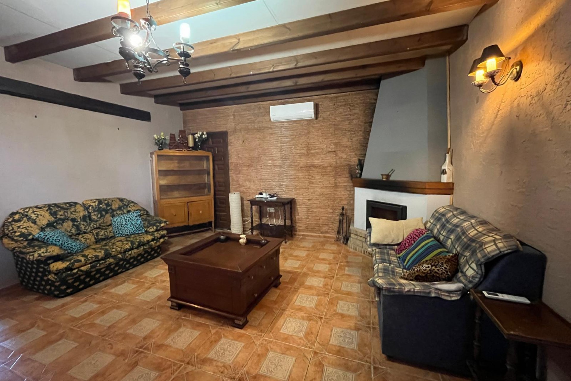 Resale - Chalet -
Dolores - Camino De La Cebada