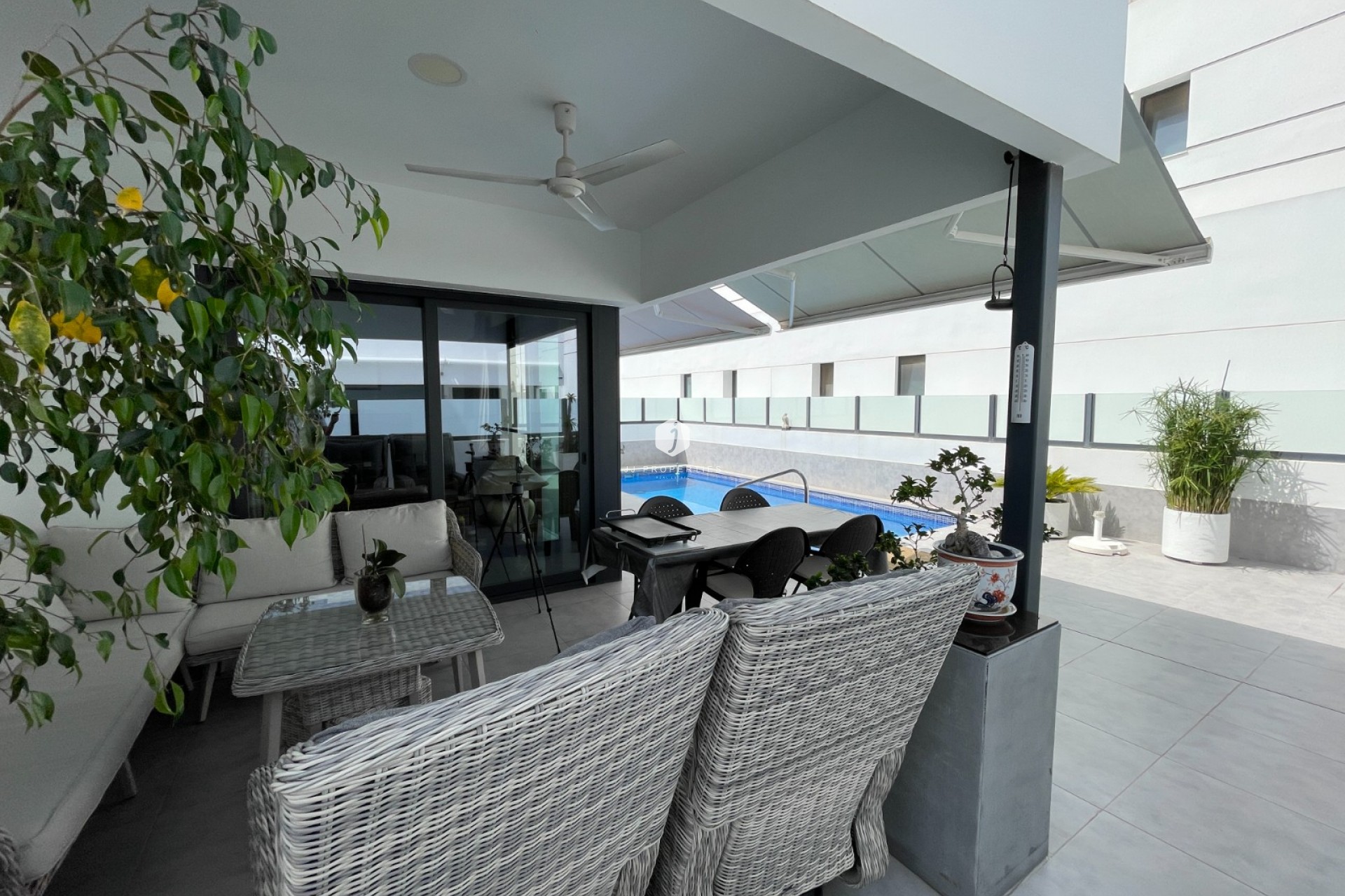 Resale - Chalet -
Dolores - Costa Blanca