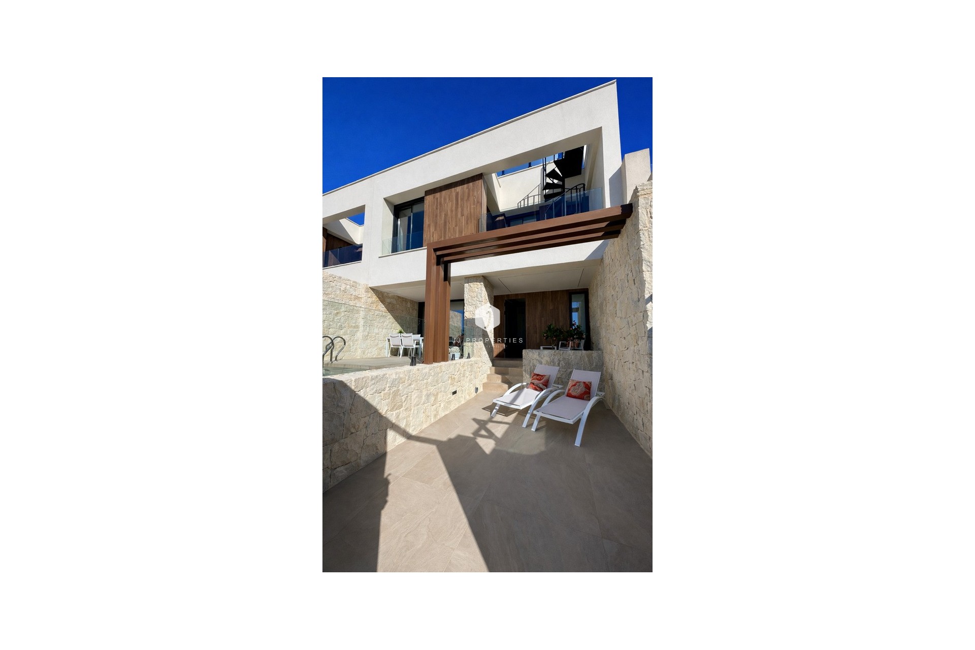 Resale - Chalet -
Dolores - Costa Blanca