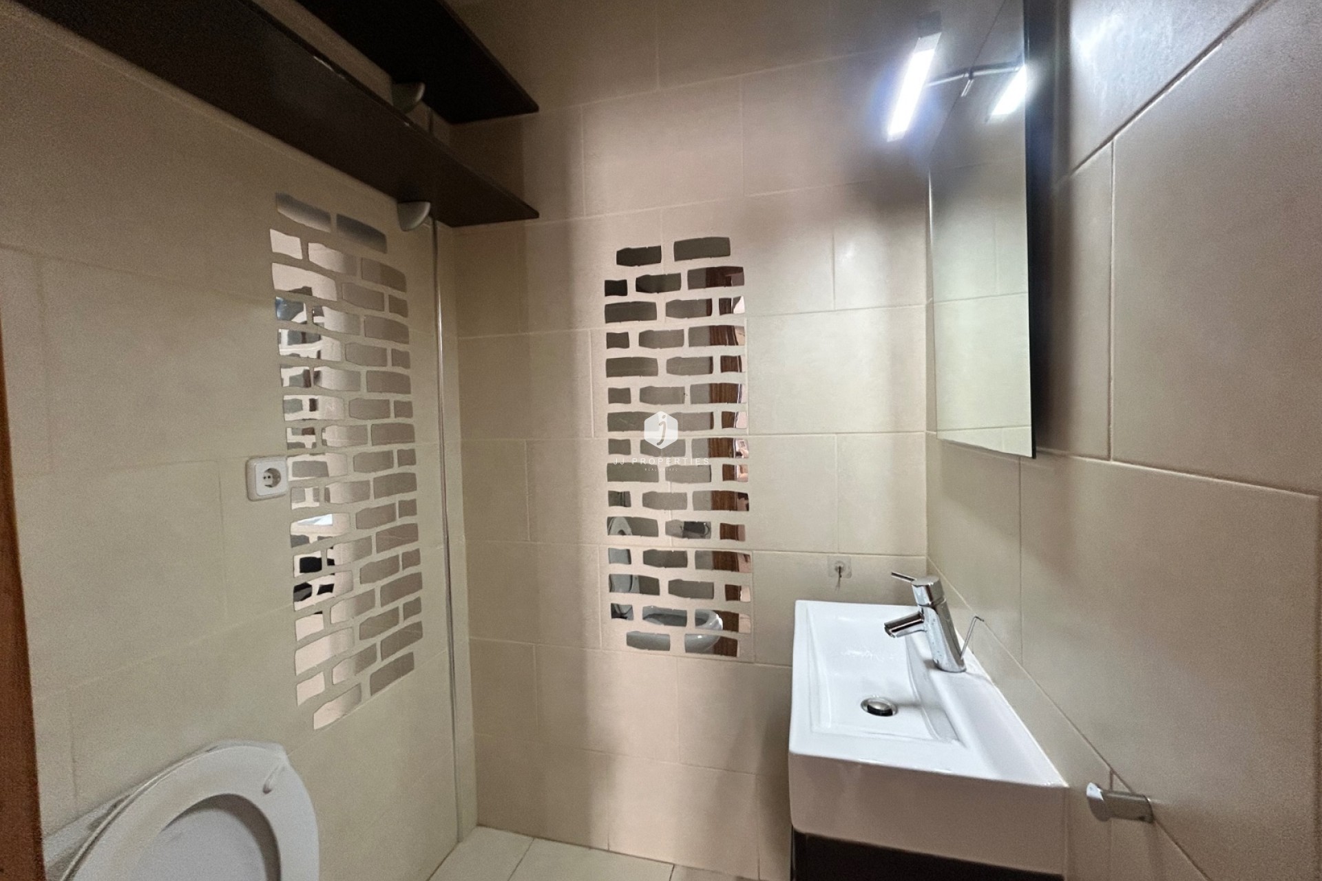 Resale - Chalet -
El Chaparral - Inland