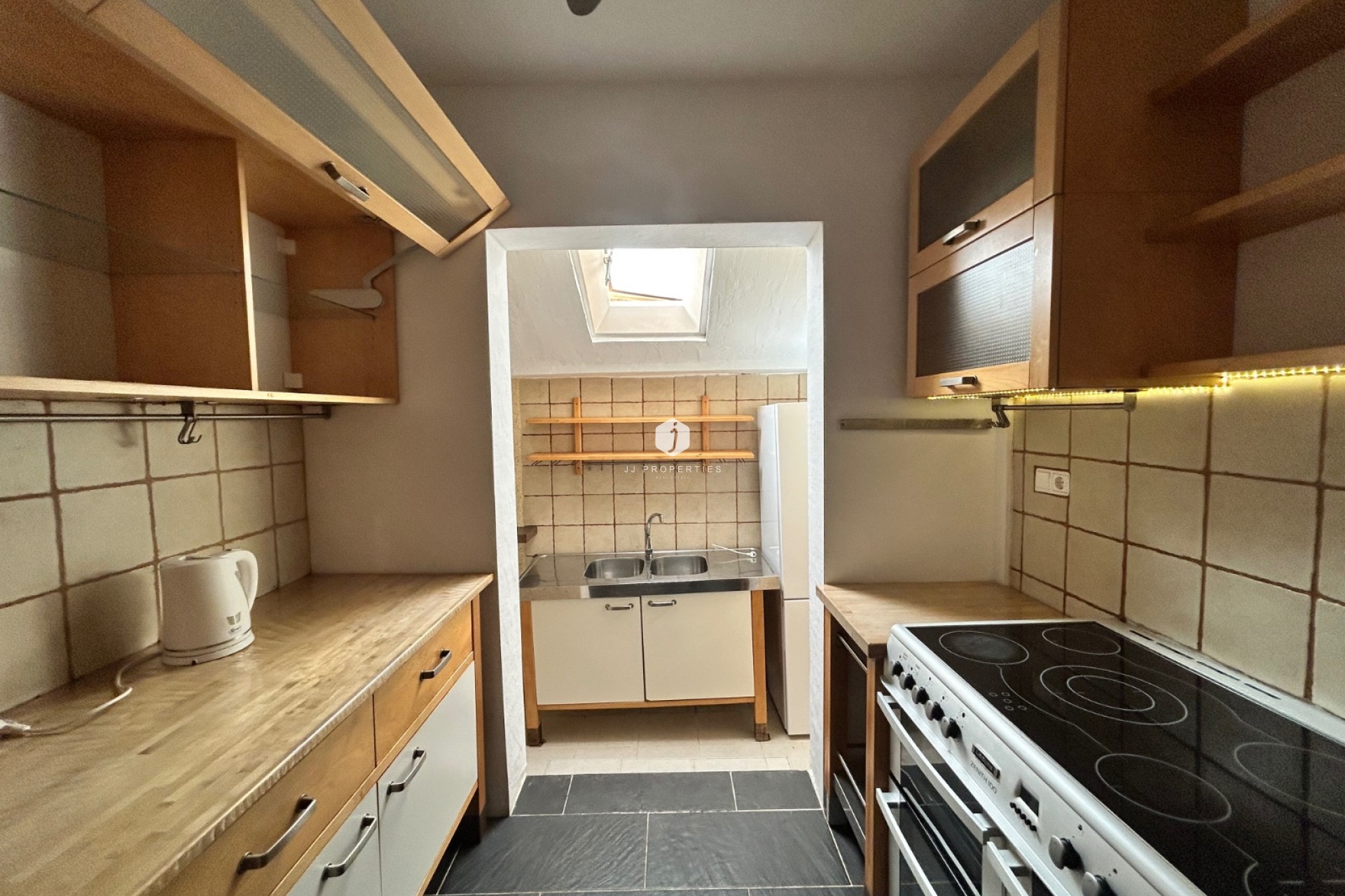 Resale - Chalet -
El Chaparral - Inland