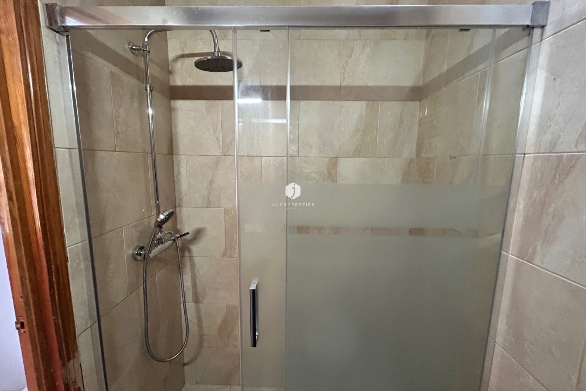 Resale - Chalet -
El Chaparral - Inland