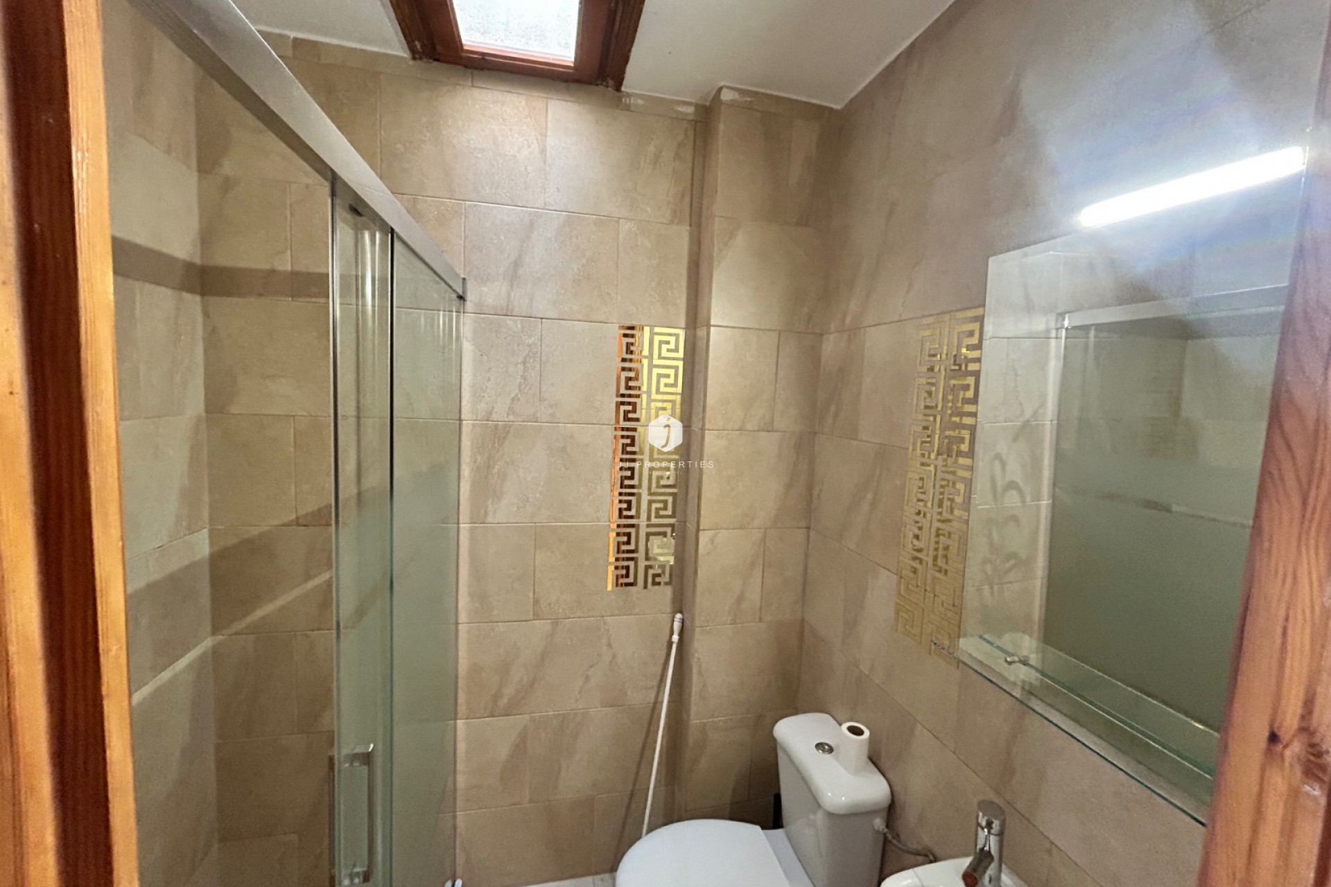 Resale - Chalet -
El Chaparral - Inland