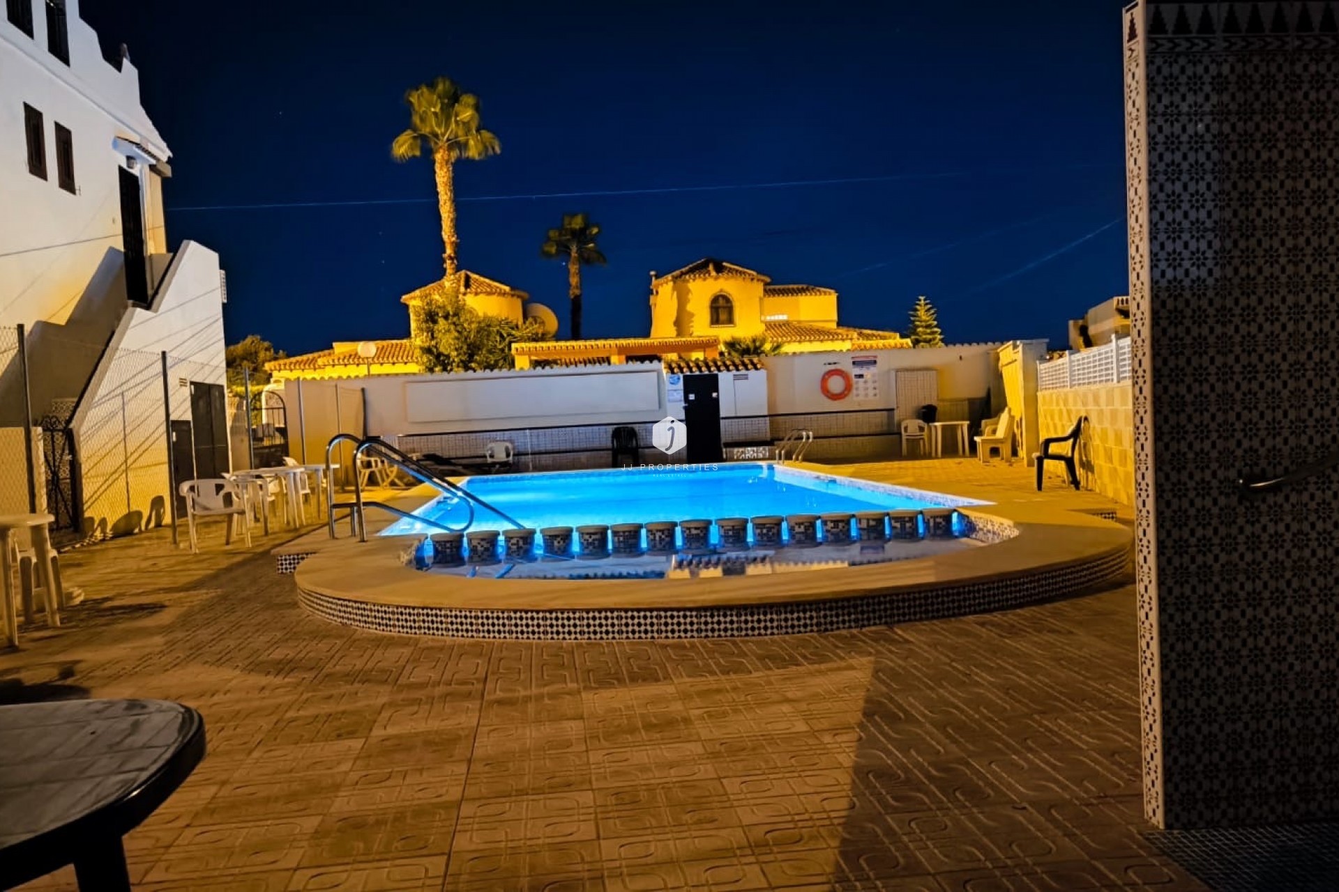 Resale - Chalet -
El Chaparral - Inland