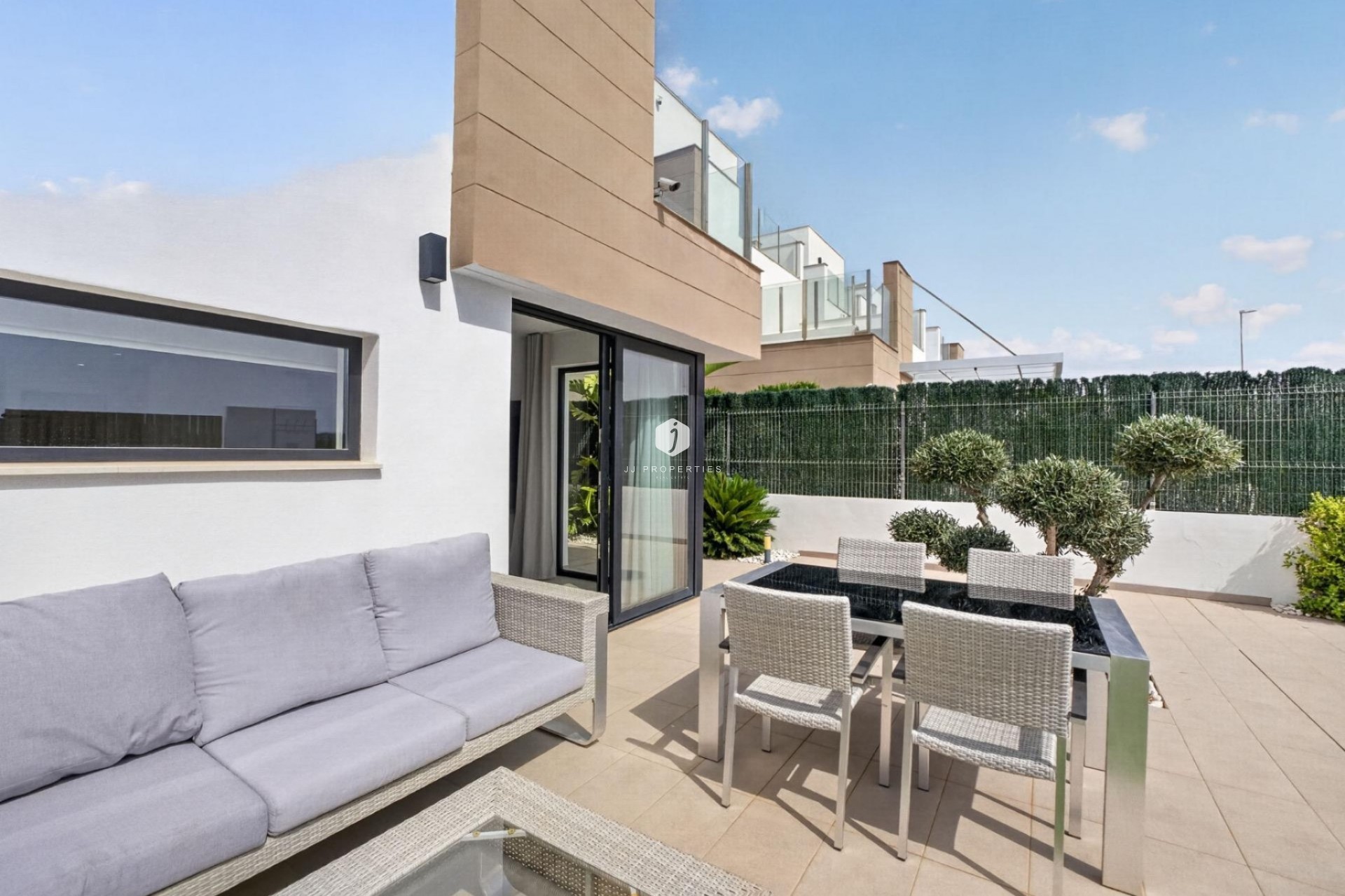 Resale - Chalet -
El Raso - Guardamar del Segura