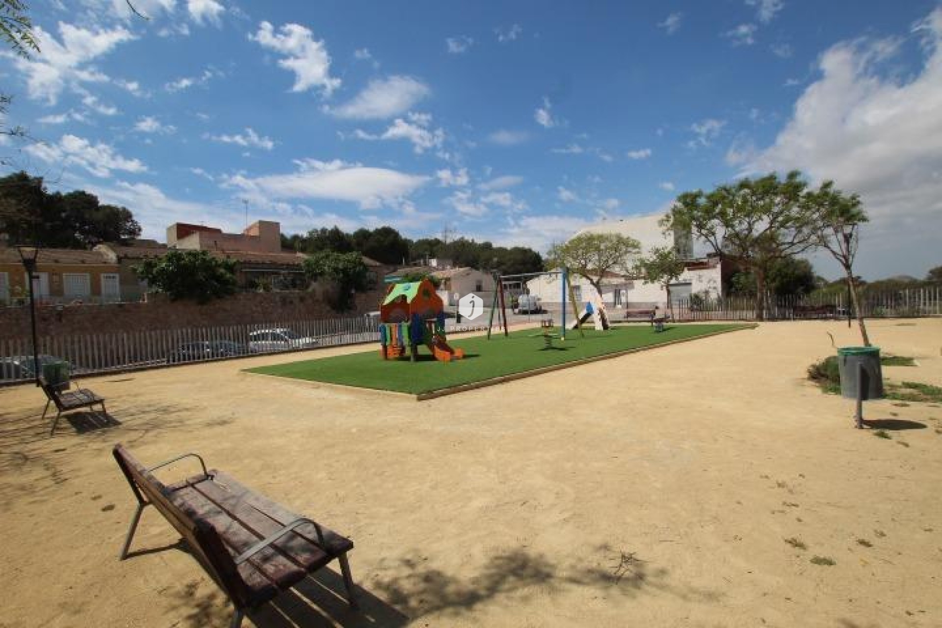 Resale - Chalet -
Guardamar del Segura - Centro