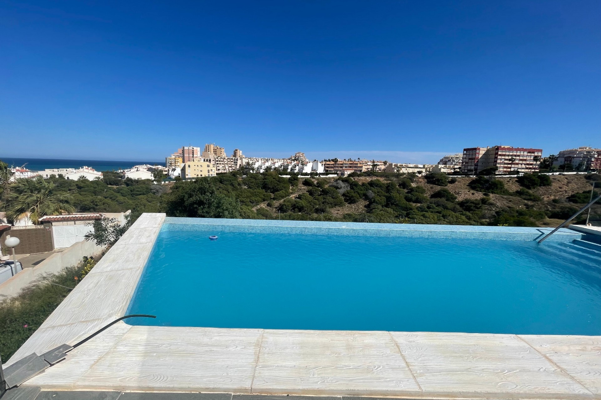 Resale - Chalet -
La Mata - Costa Blanca