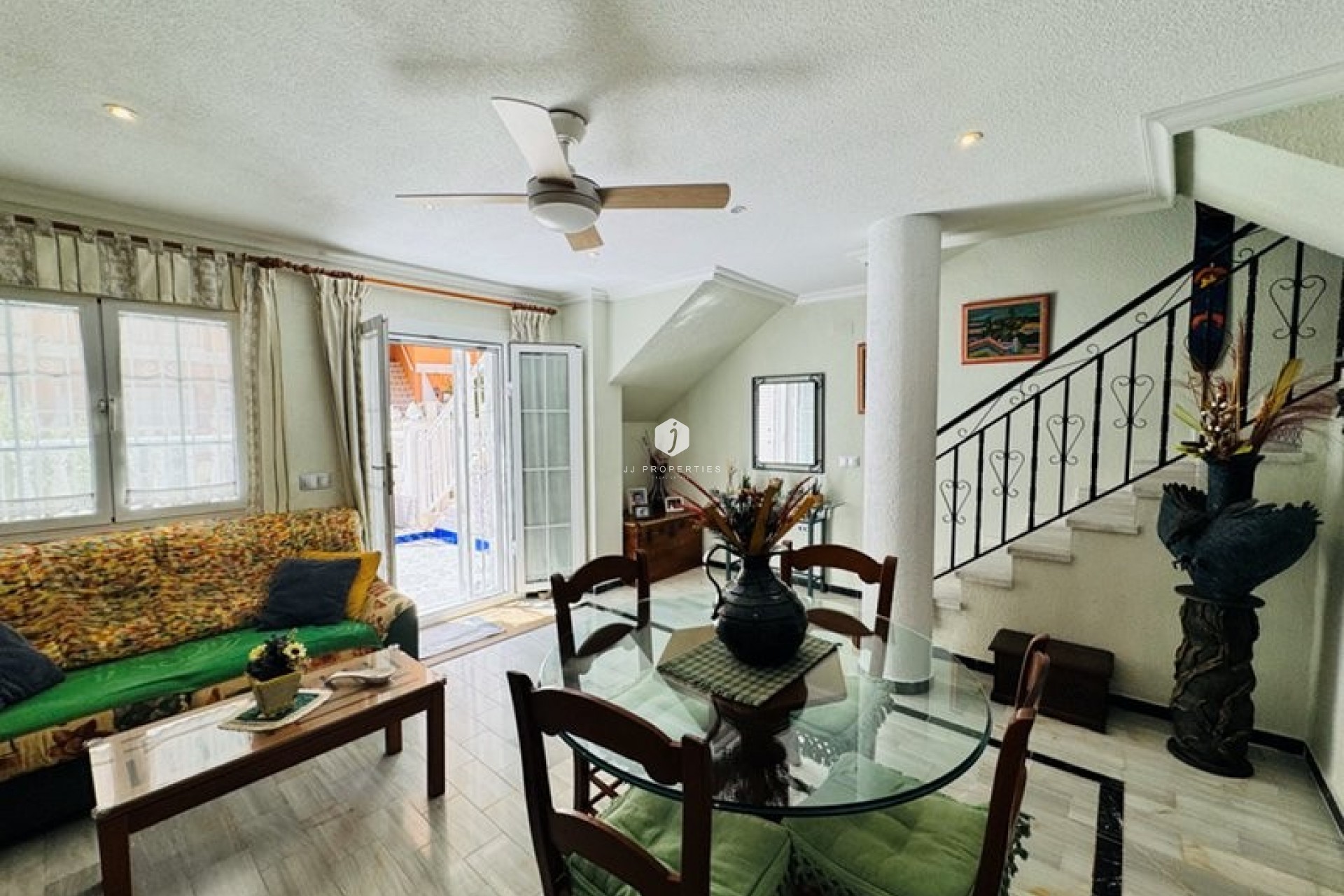 Resale - Chalet -
La Mata - Costa Blanca