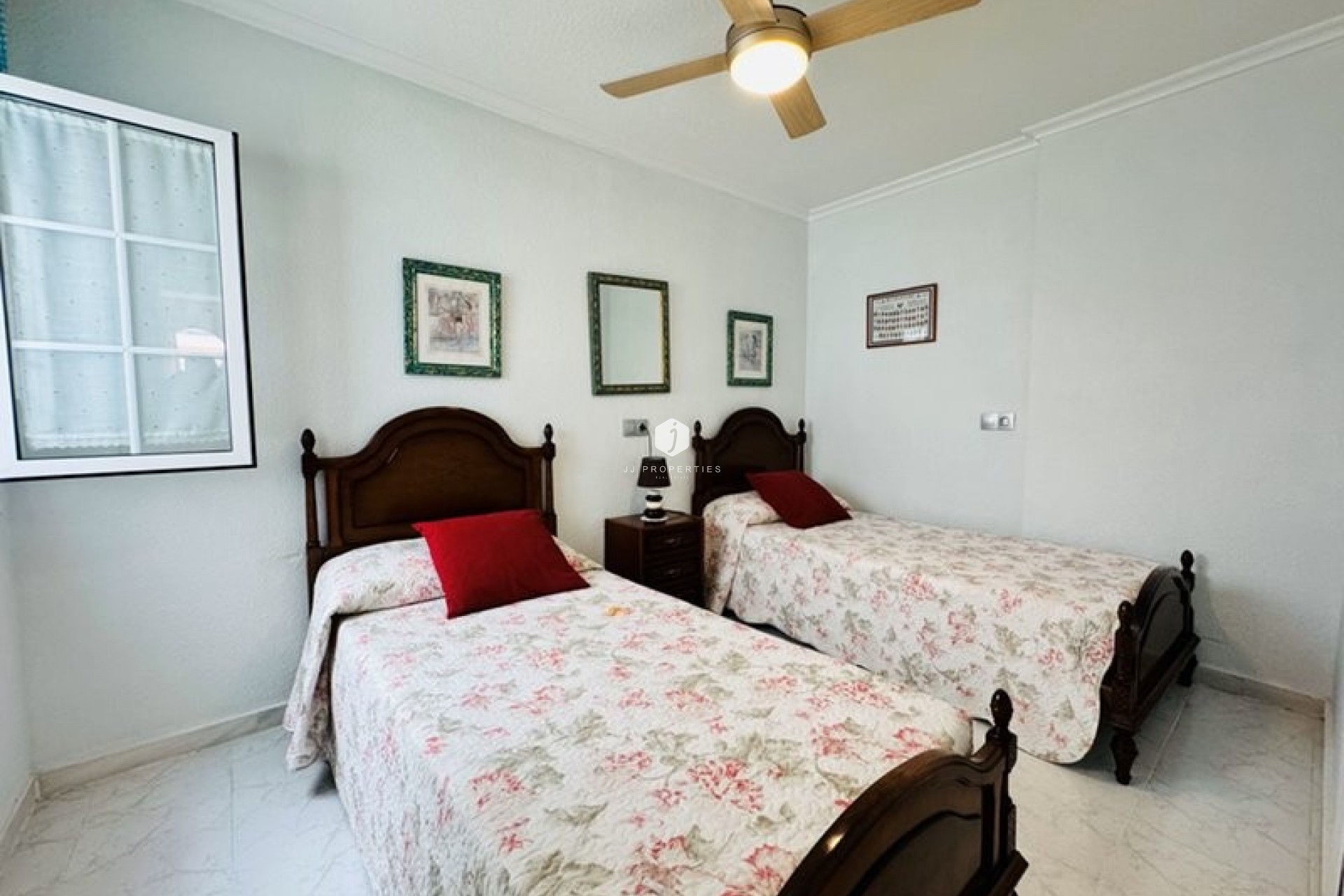 Resale - Chalet -
La Mata - Costa Blanca