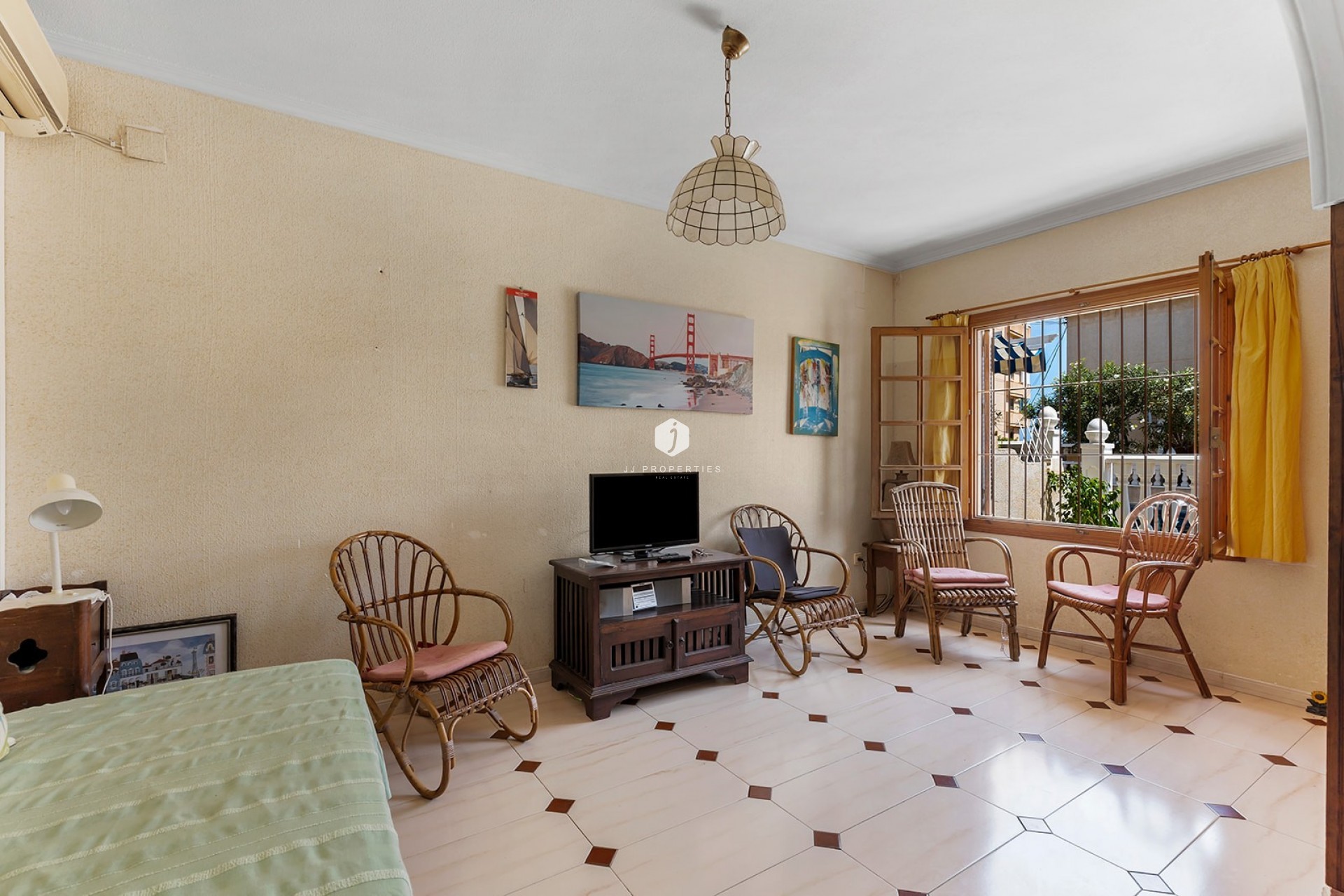 Resale - Chalet -
La Mata - Costa Blanca