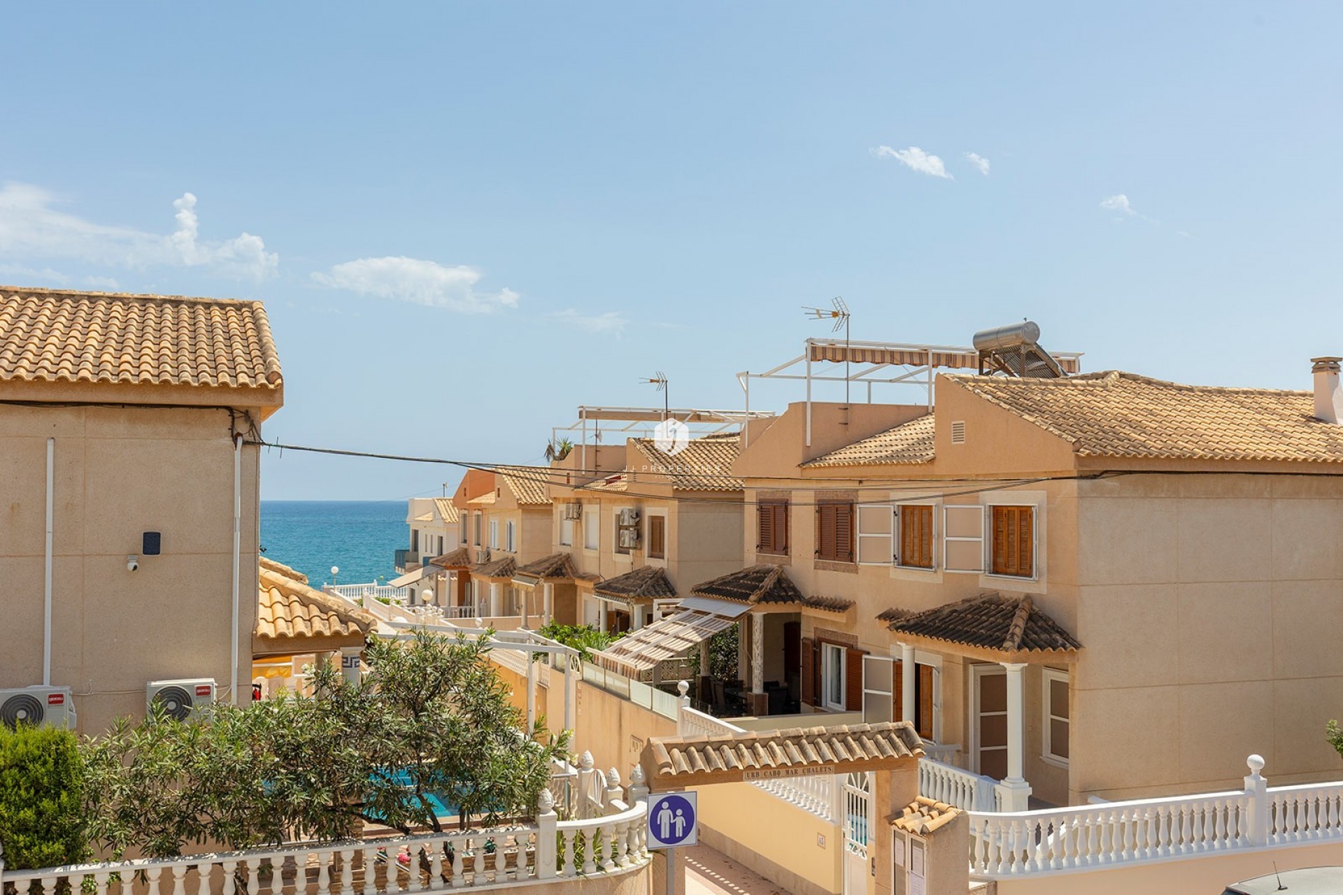 Resale - Chalet -
La Mata - Costa Blanca