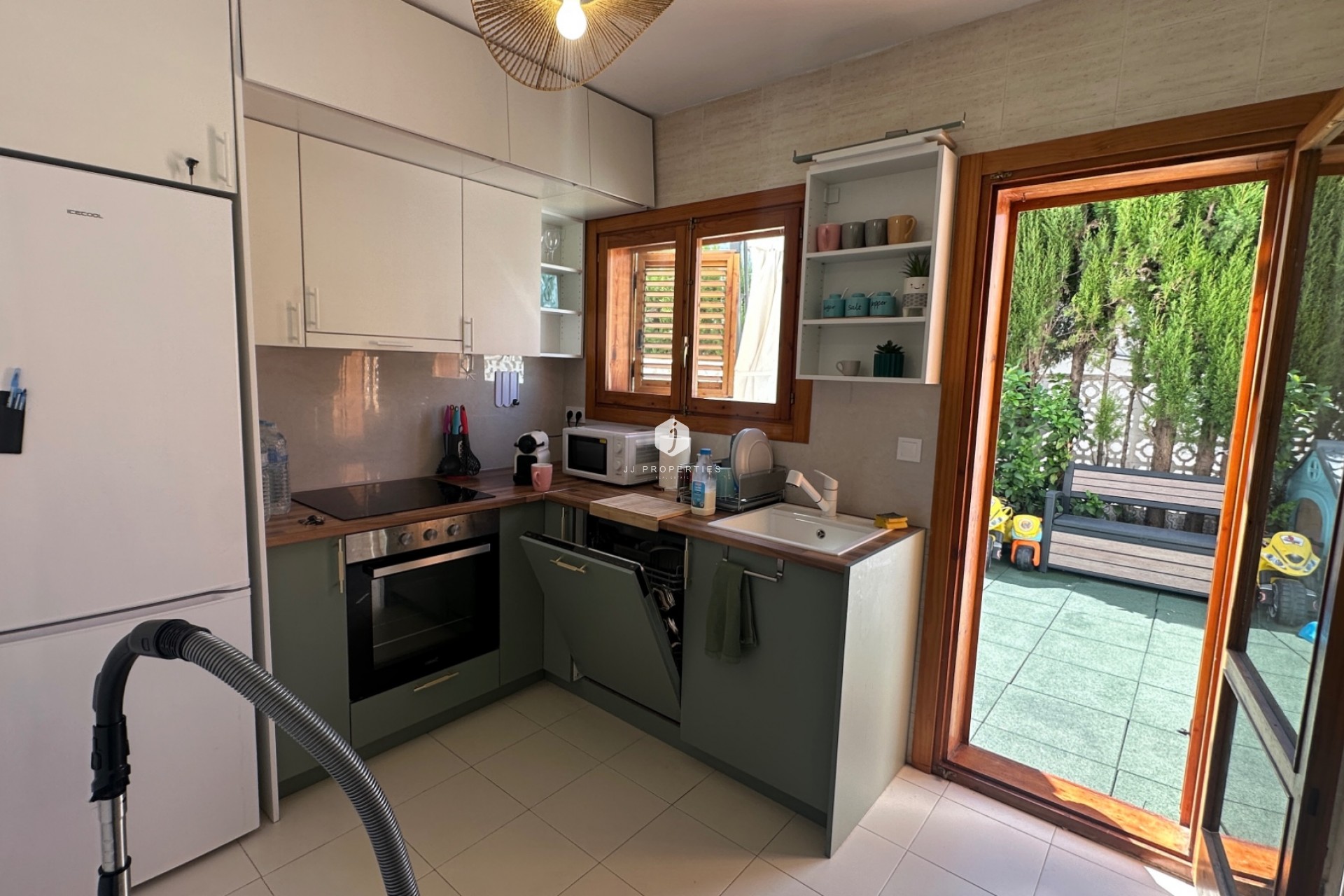 Resale - Chalet -
La Mata - Costa Blanca