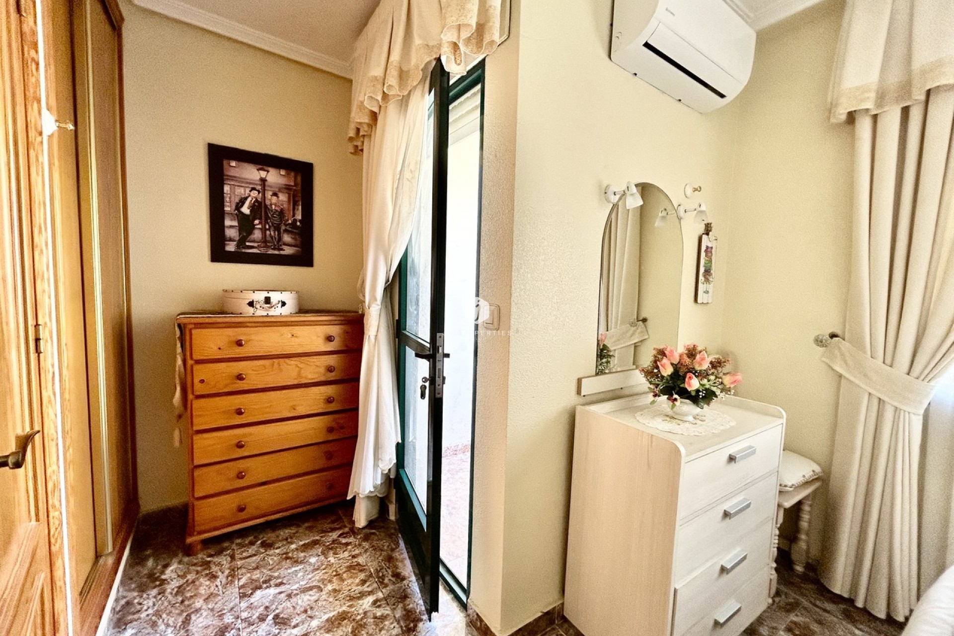 Resale - Chalet -
La Zenia - Costa Blanca