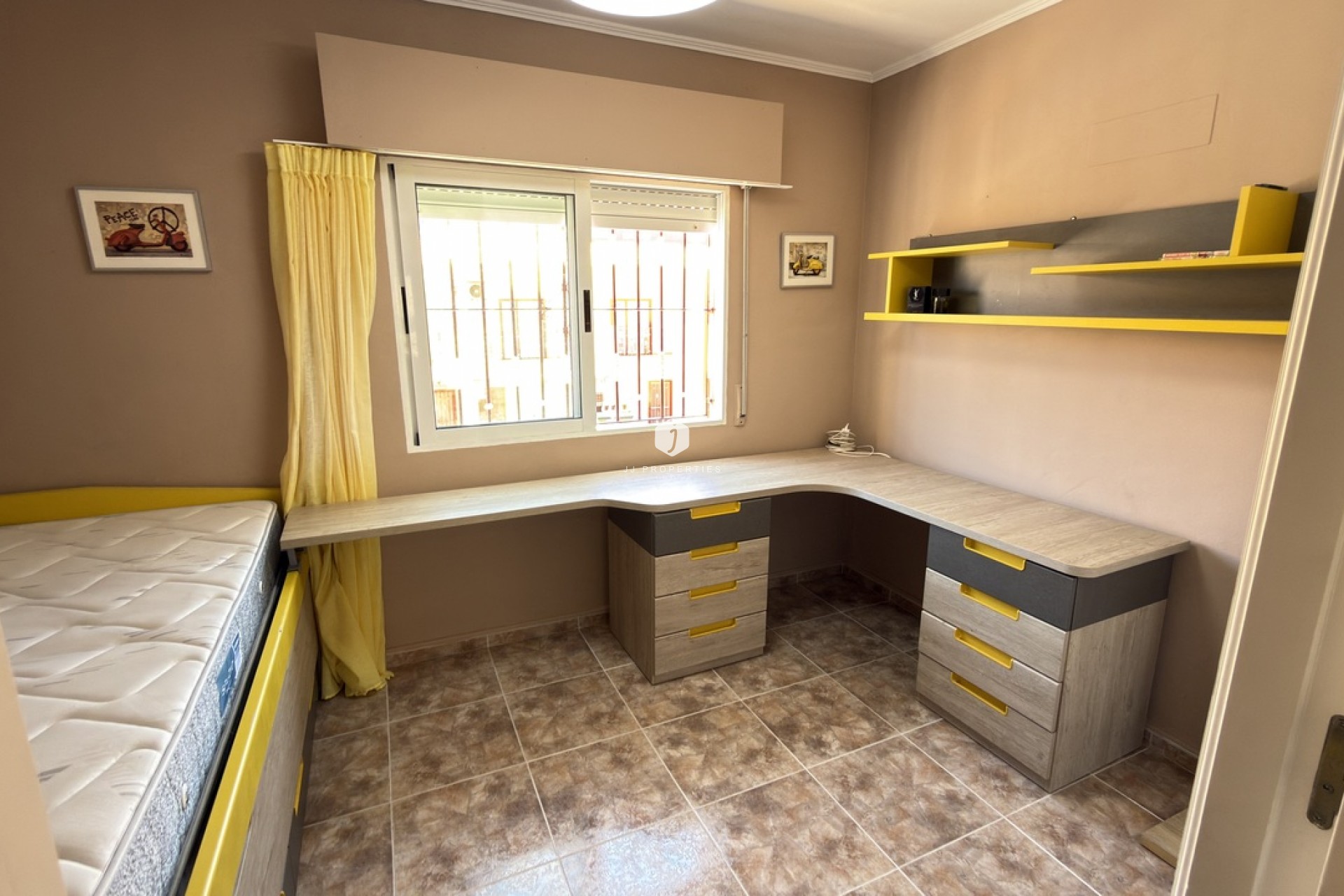 Resale - Chalet -
La Zenia - Costa Blanca