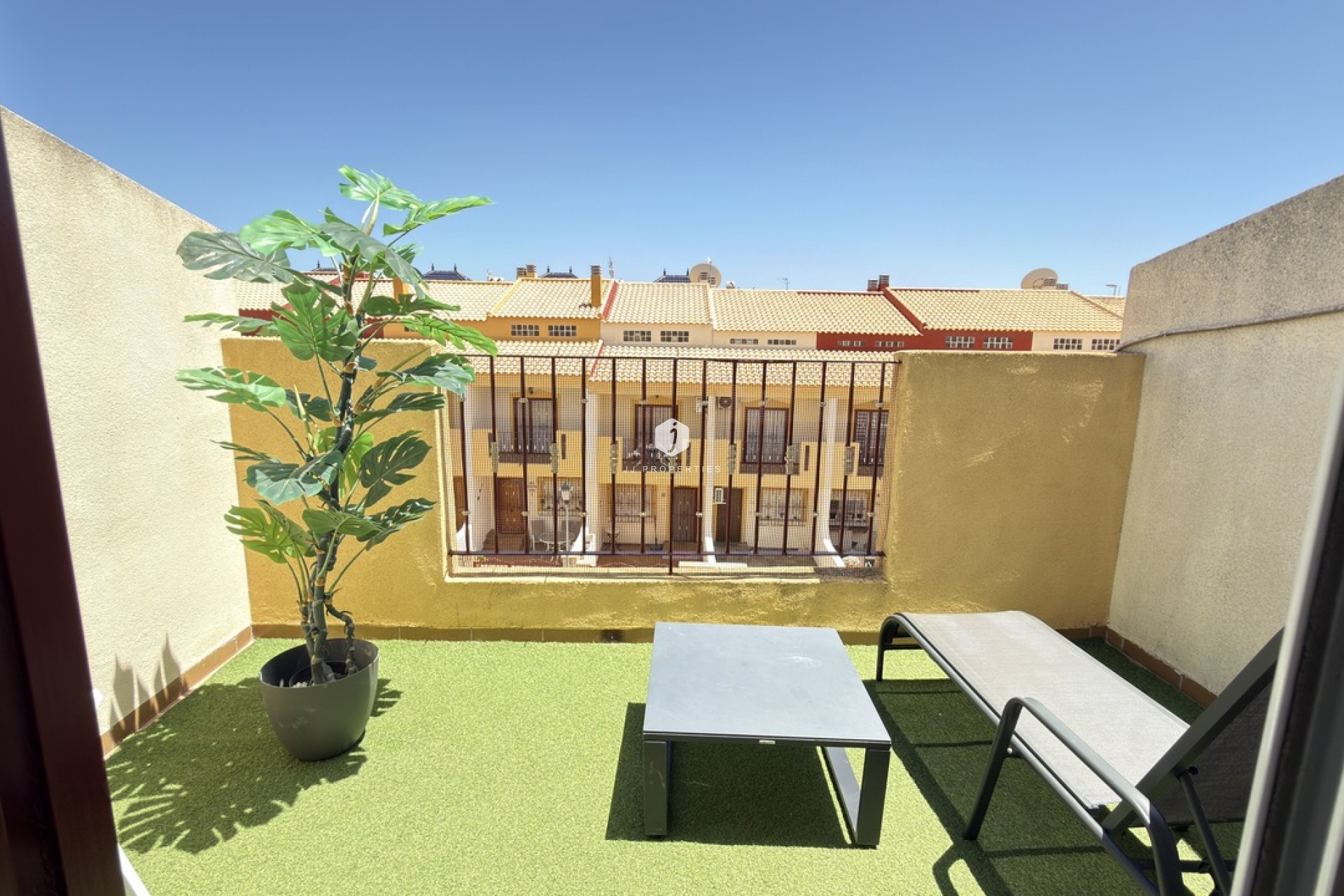 Resale - Chalet -
La Zenia - Costa Blanca