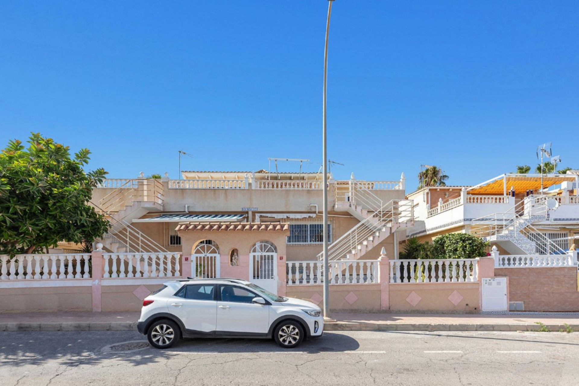 Resale - Chalet -
Los Altos - Costa Blanca