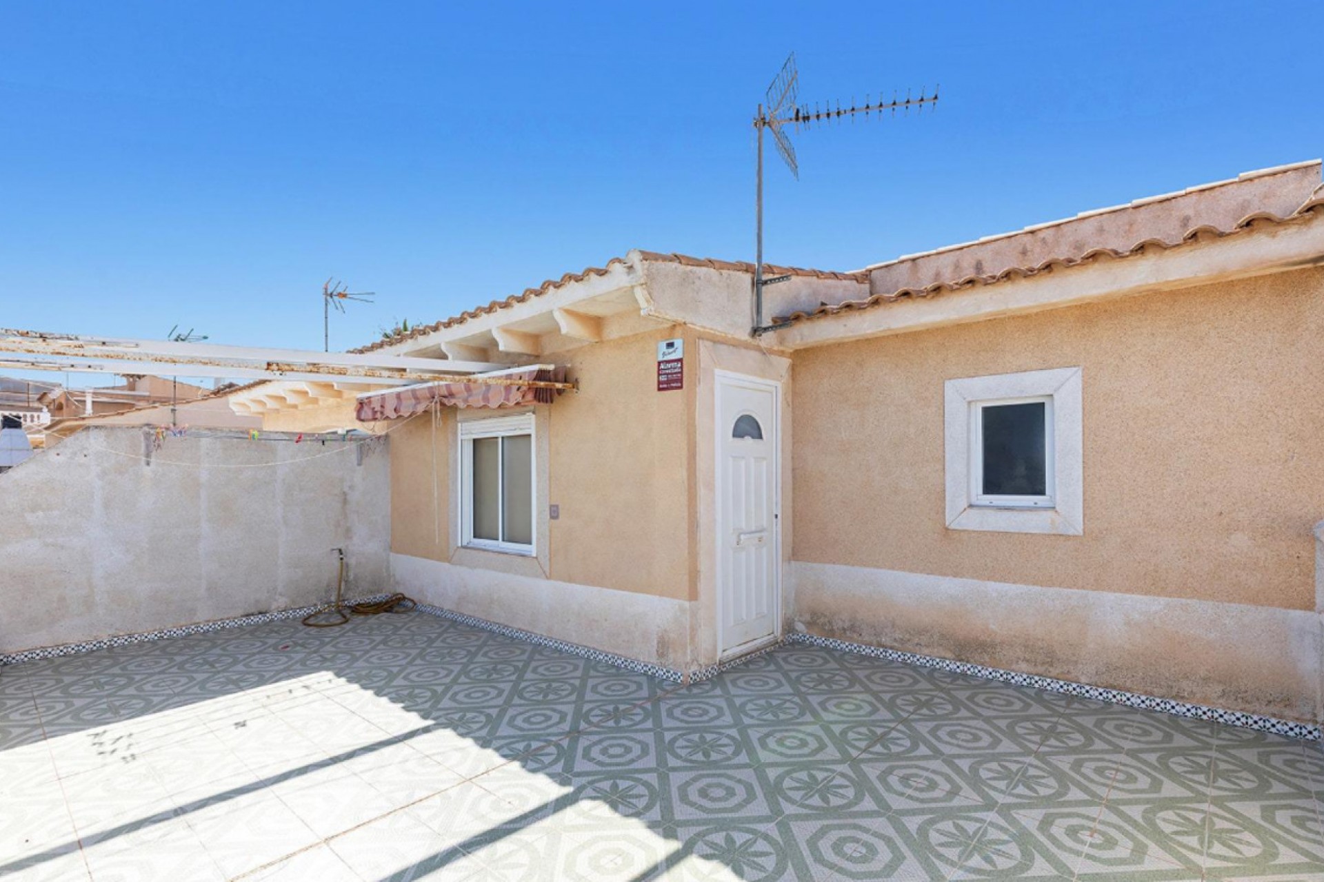 Resale - Chalet -
Los Altos - Costa Blanca