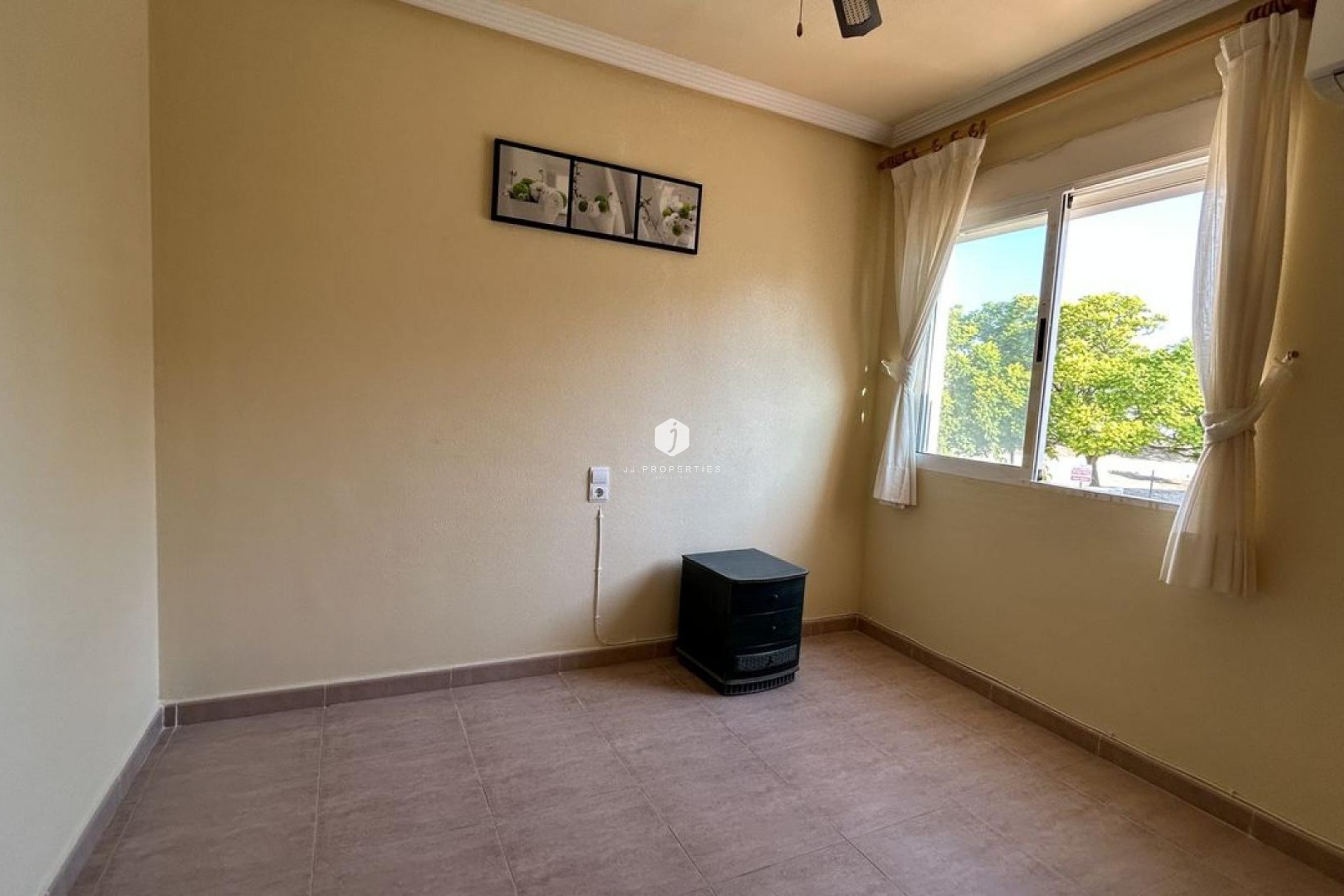 Resale - Chalet -
Los Altos - Costa Blanca