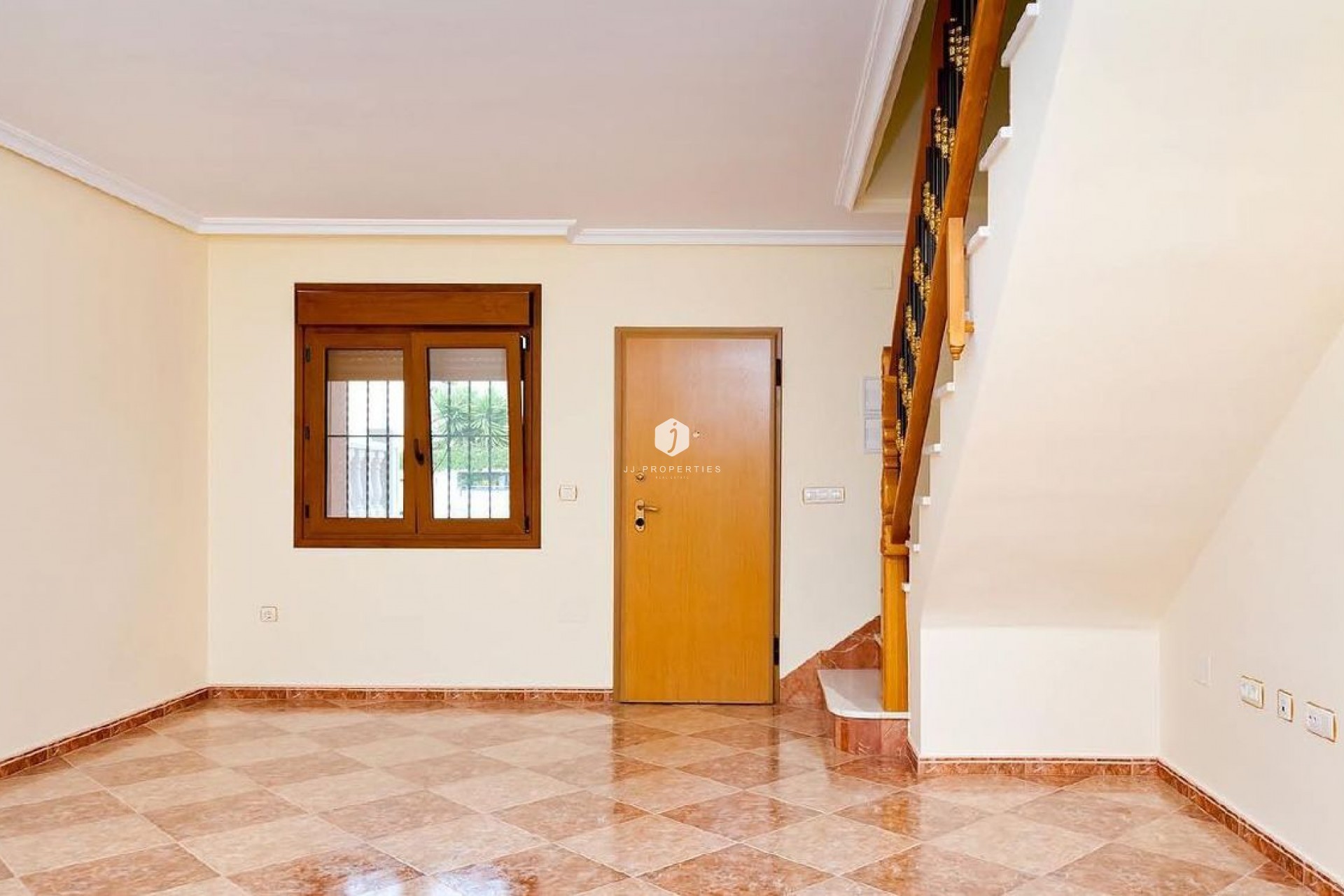 Resale - Chalet -
Los Altos - Costa Blanca