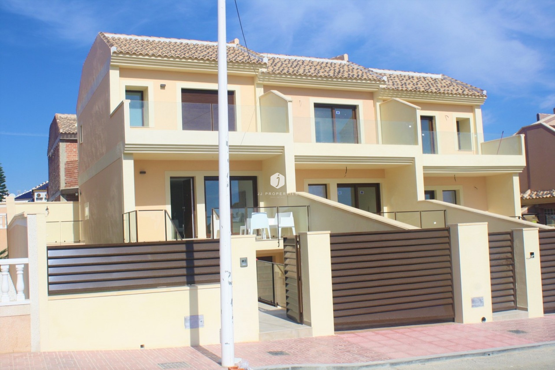 Resale - Chalet -
Los Altos - Costa Blanca